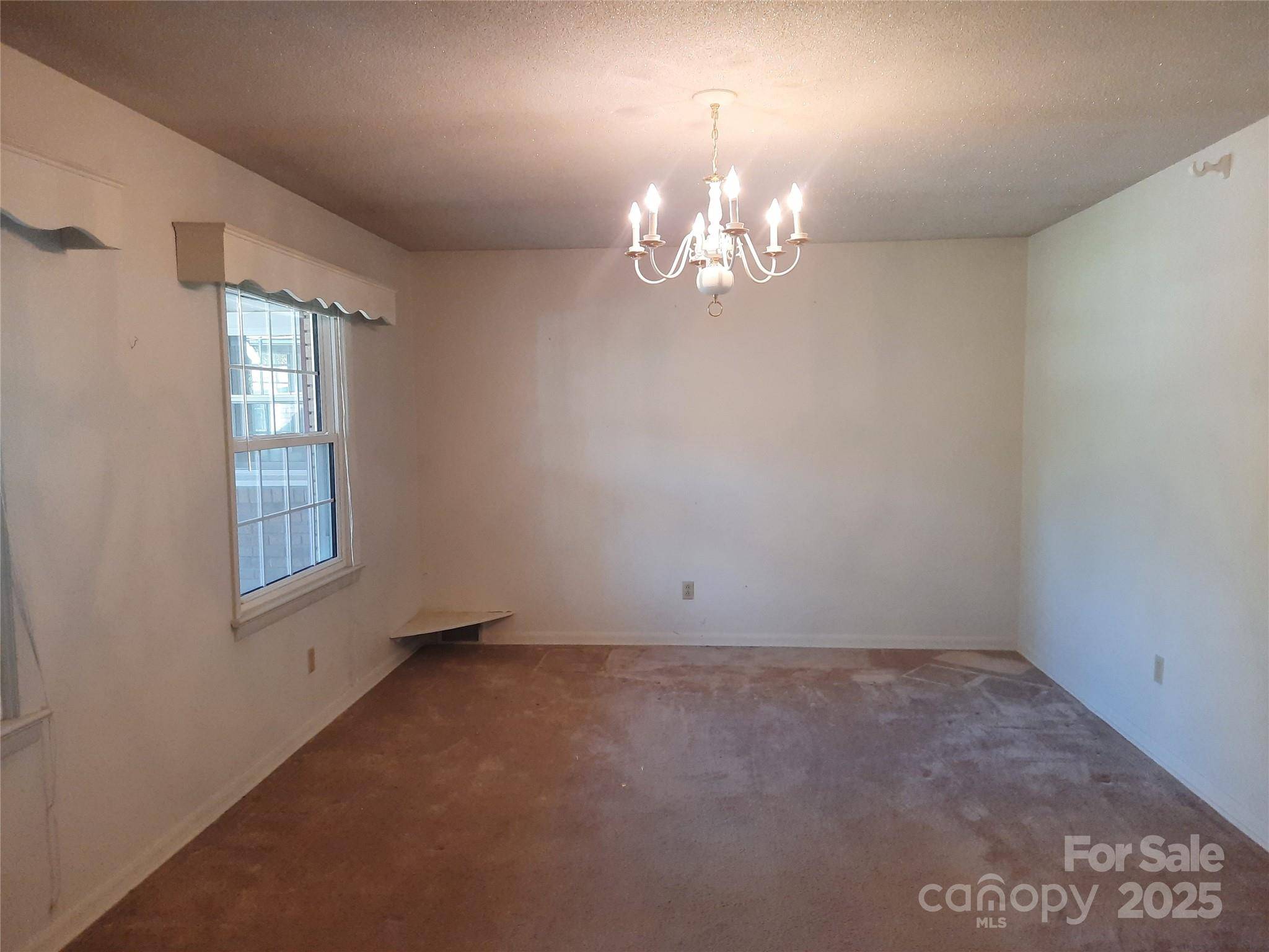 Kannapolis, NC 28081,121 Greenview DR