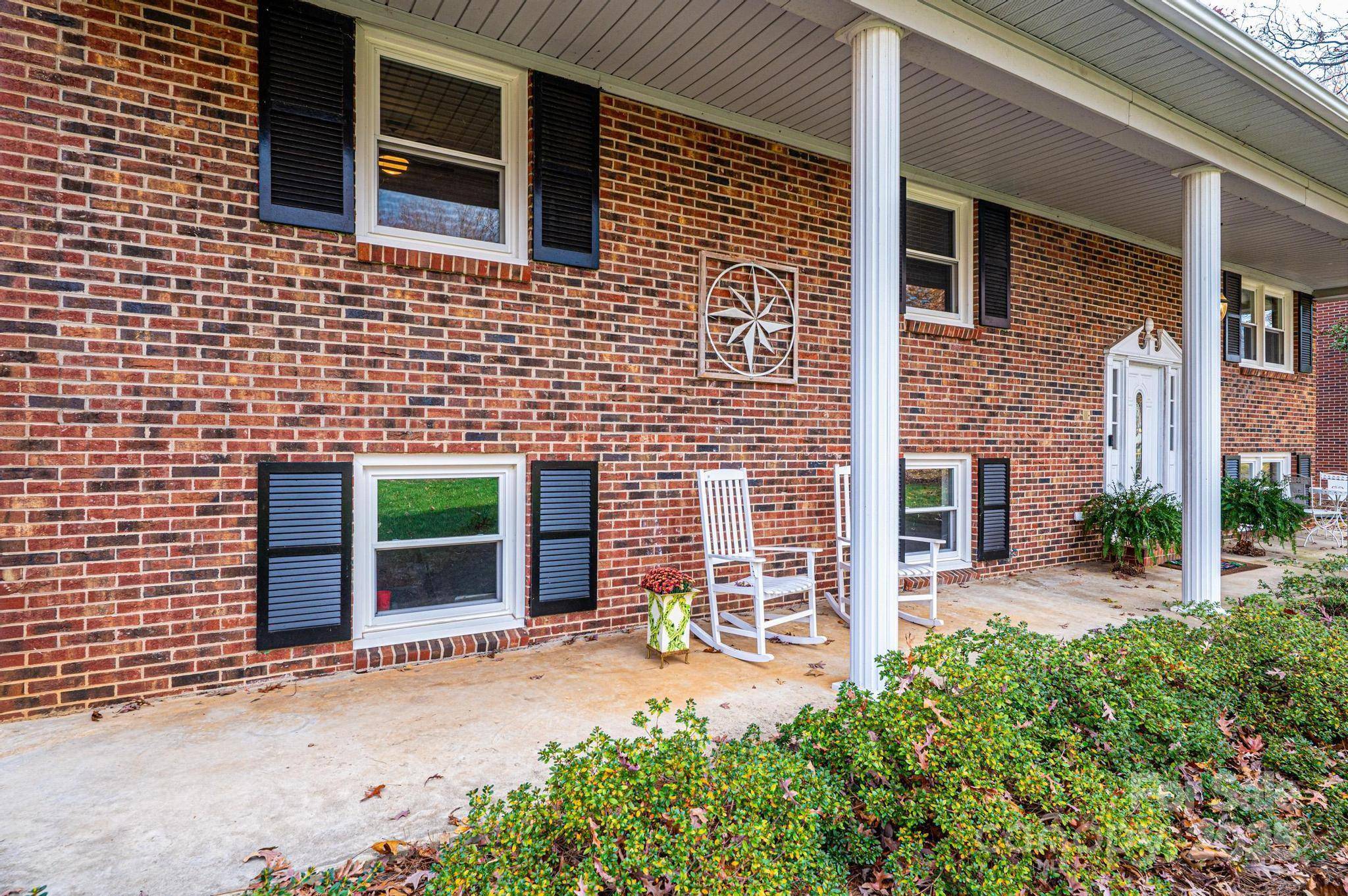 Hickory, NC 28601,1220 18th AVE NE