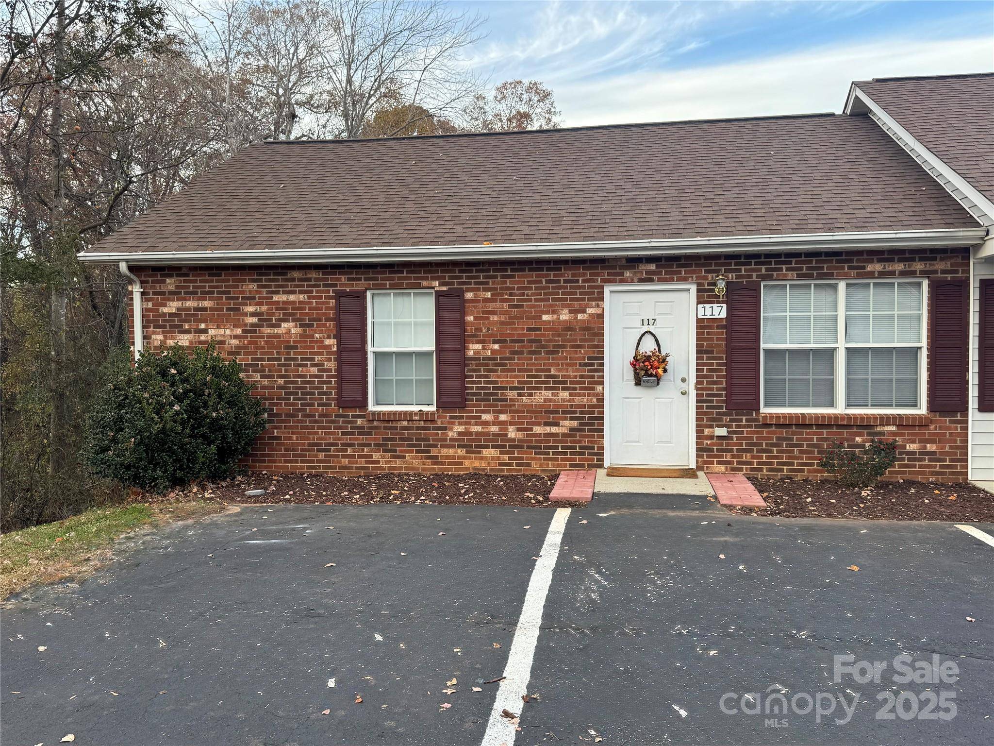 Hickory, NC 28601,117 24th ST NW