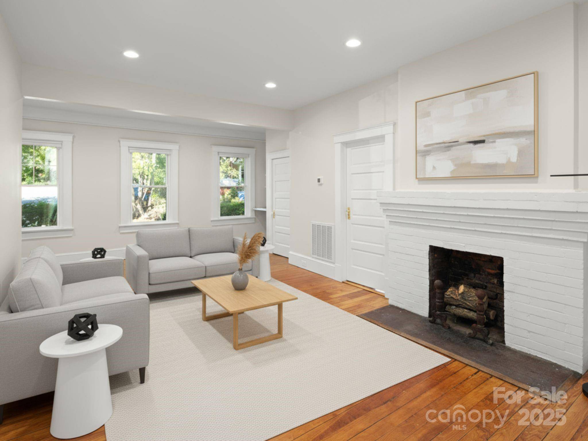 Asheville, NC 28801,10 Madison AVE