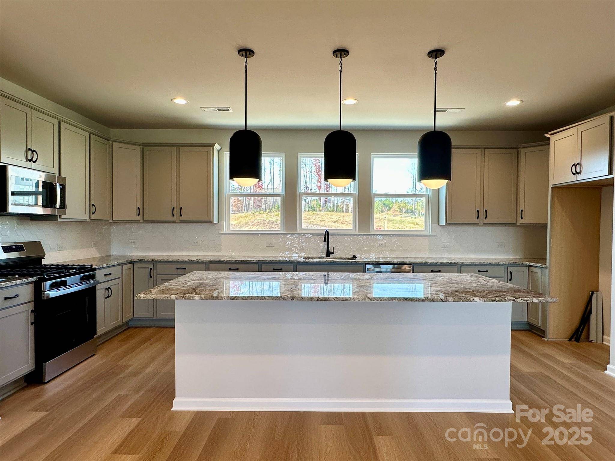 Charlotte, NC 28213,246 Ferebee PL #BRX0072