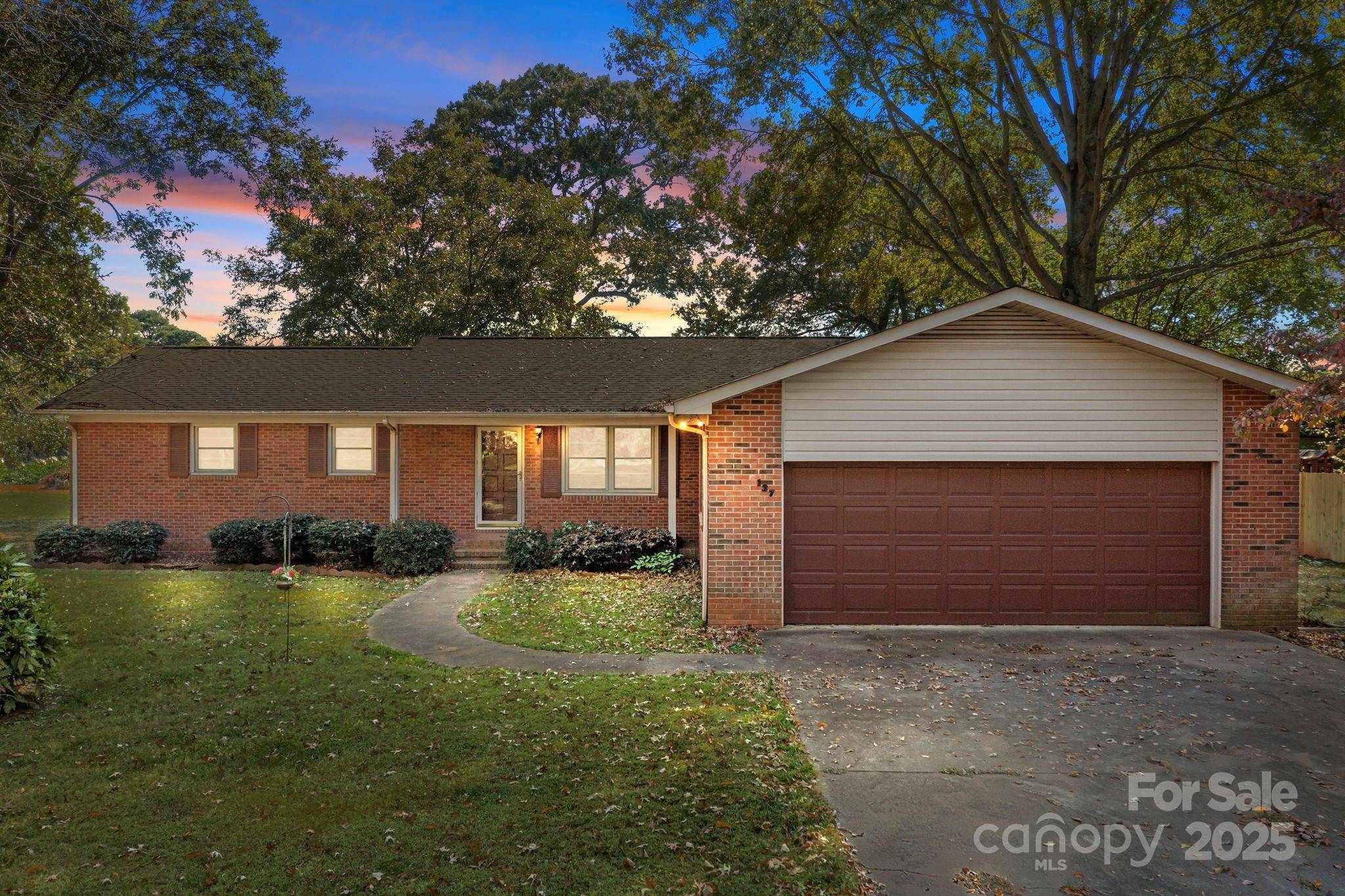 Mooresville, NC 28117,127 Edgeway RD