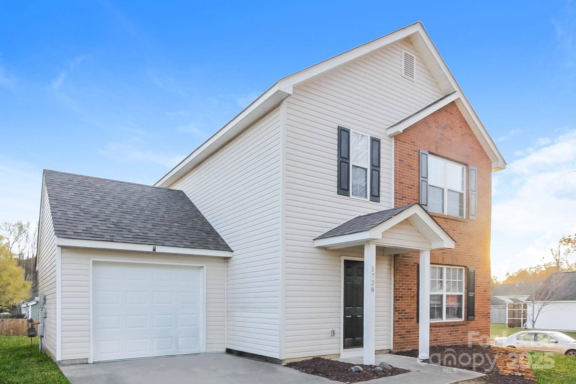 Charlotte, NC 28269,5728 Fairchase AVE