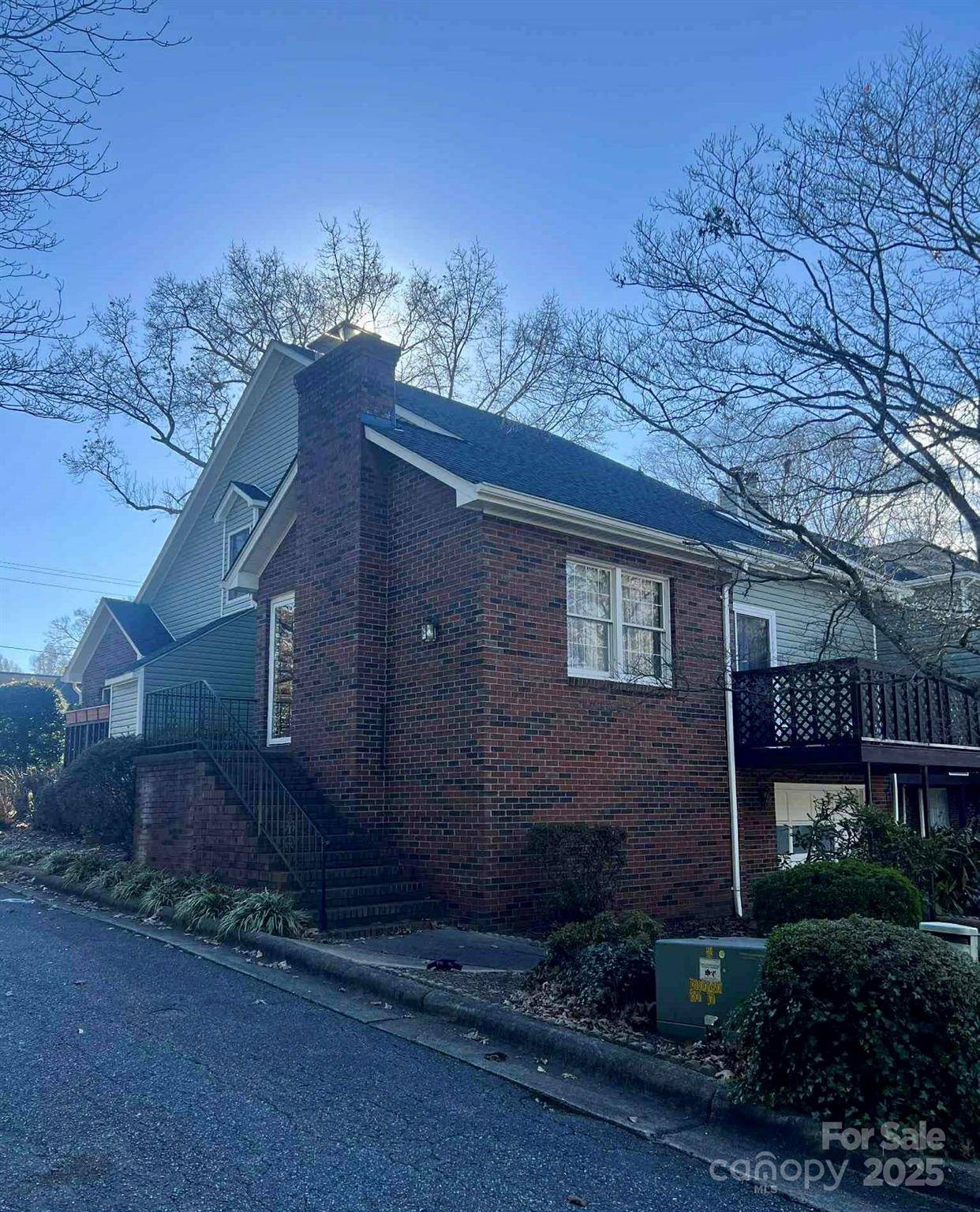 Hickory, NC 28601,261 5th AVE NE #1