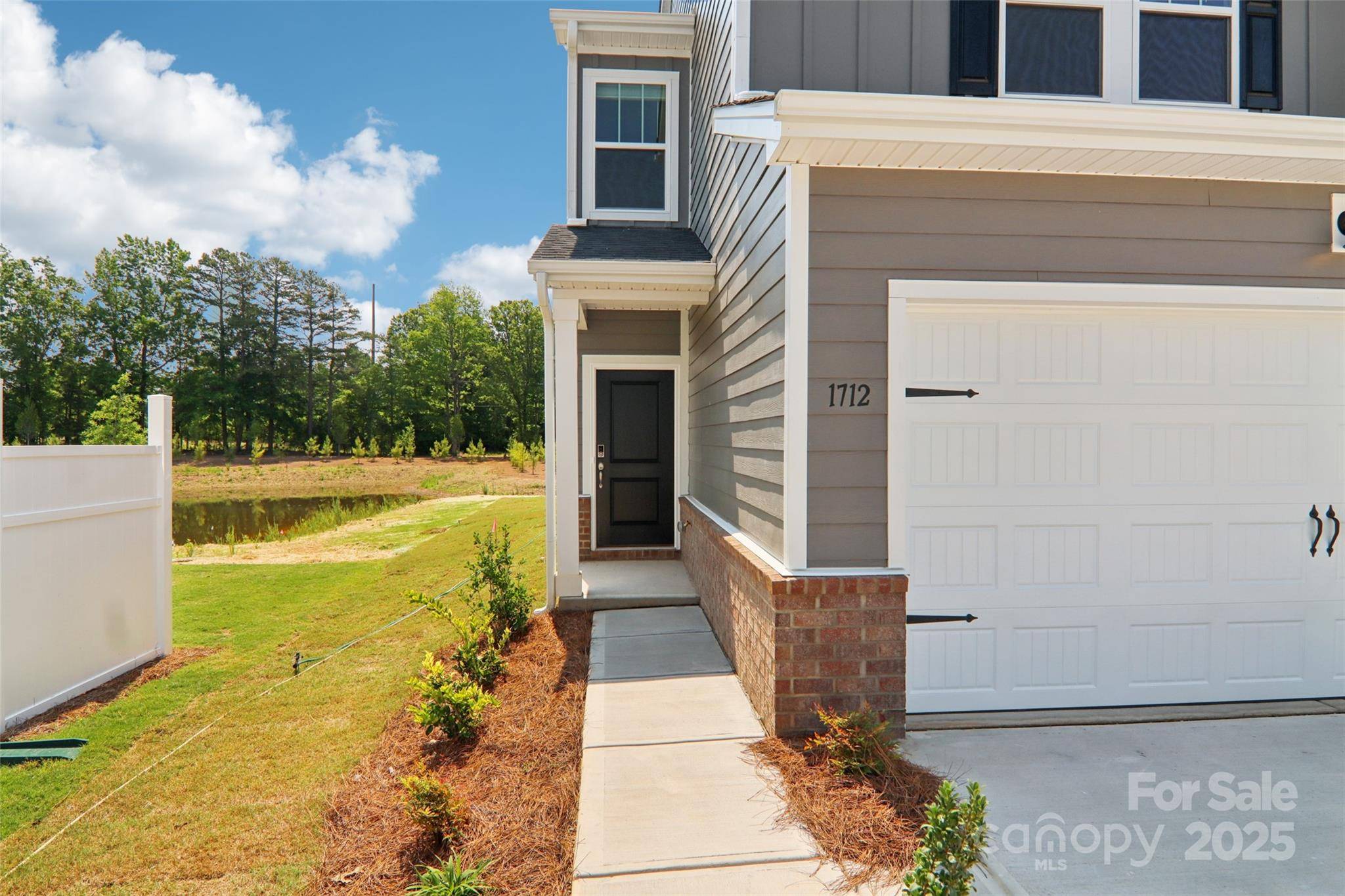 Charlotte, NC 28216,8040 Hidden Springs TRL