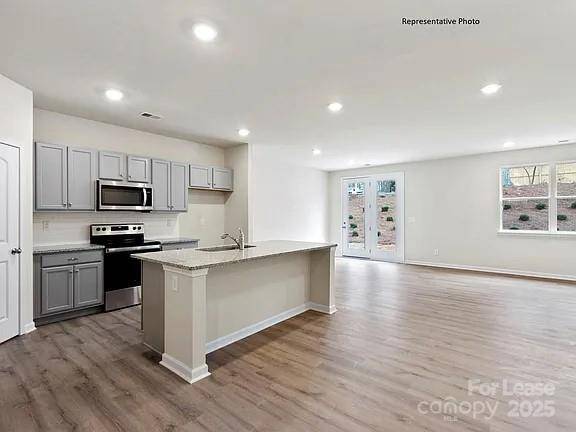 Charlotte, NC 28215,3340 Bluff Hill LN