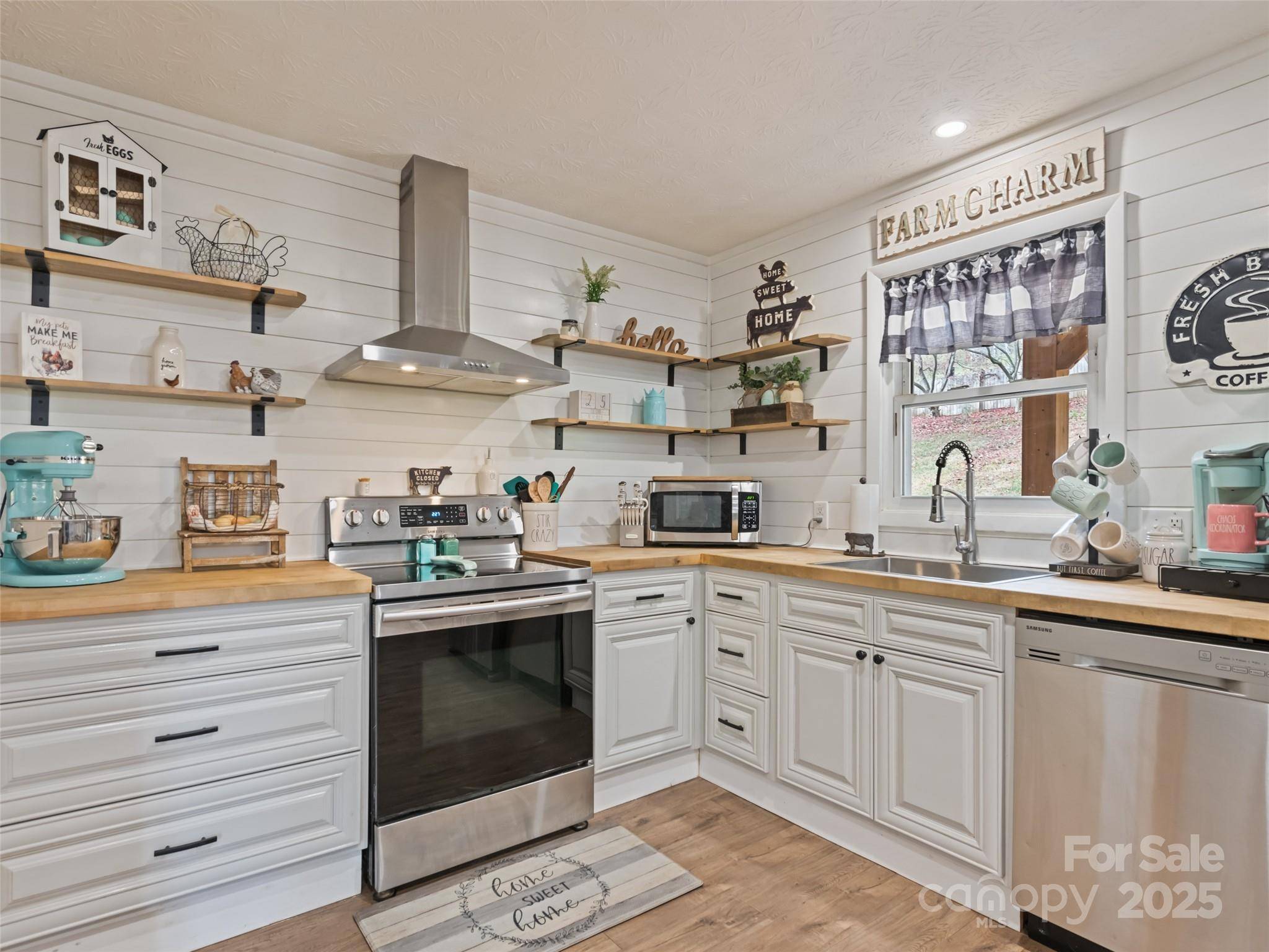 Canton, NC 28716,148 Mingus Cove RD