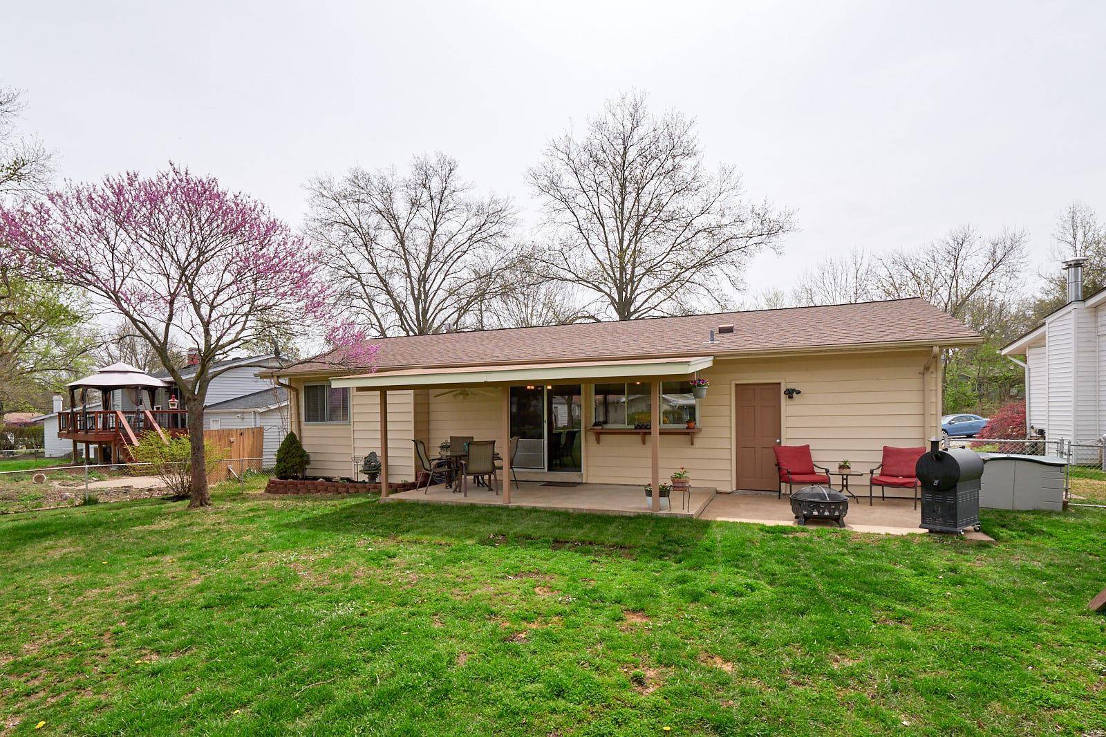 Ballwin, MO 63021,537 Arborwood DR