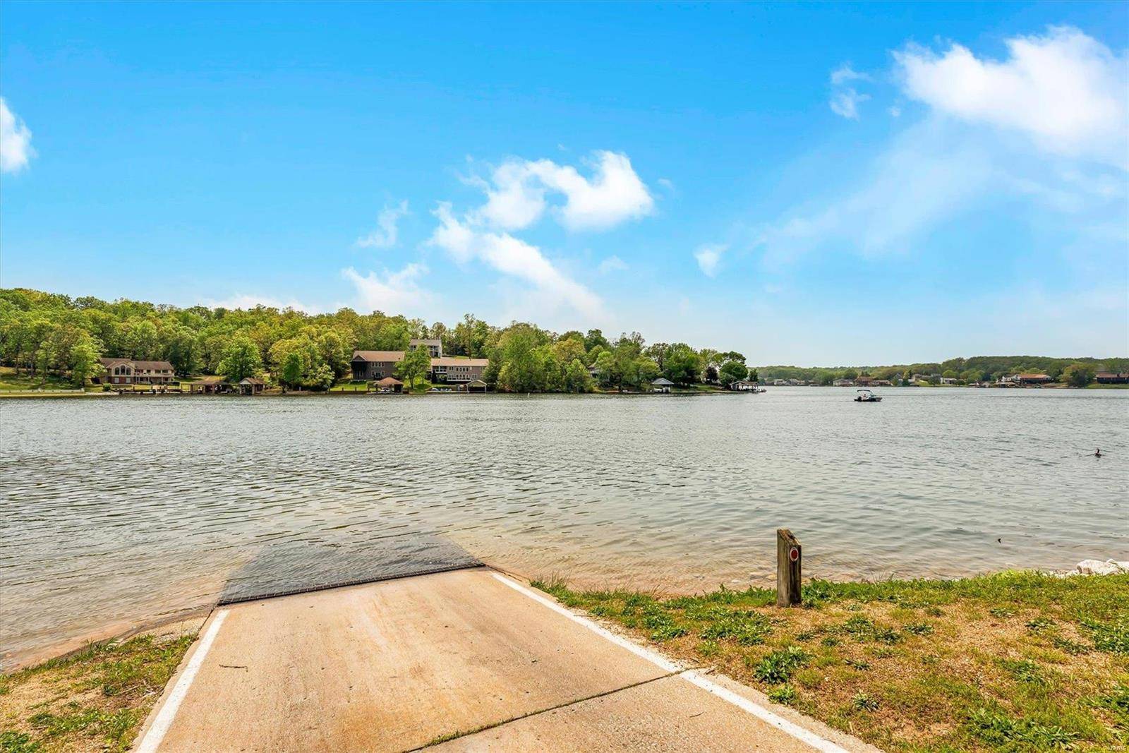 Hillsboro, MO 63050,10454 Lake Crest DR