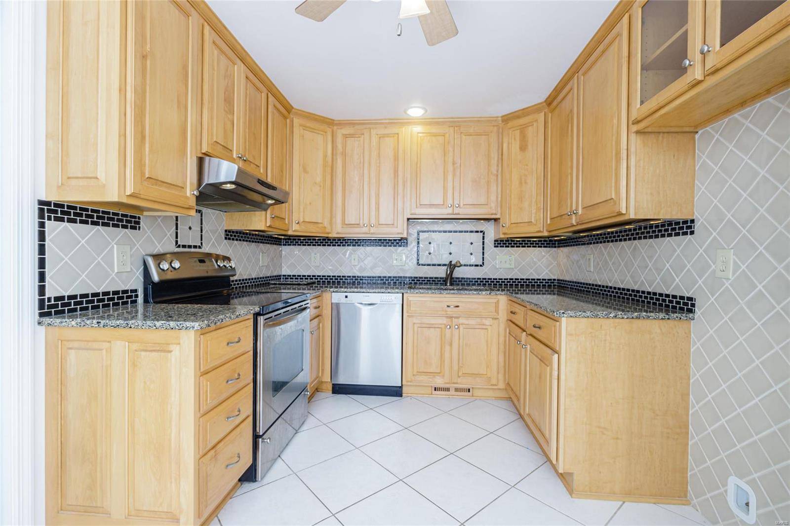 Hazelwood, MO 63042,360 Sturbridge Village DR