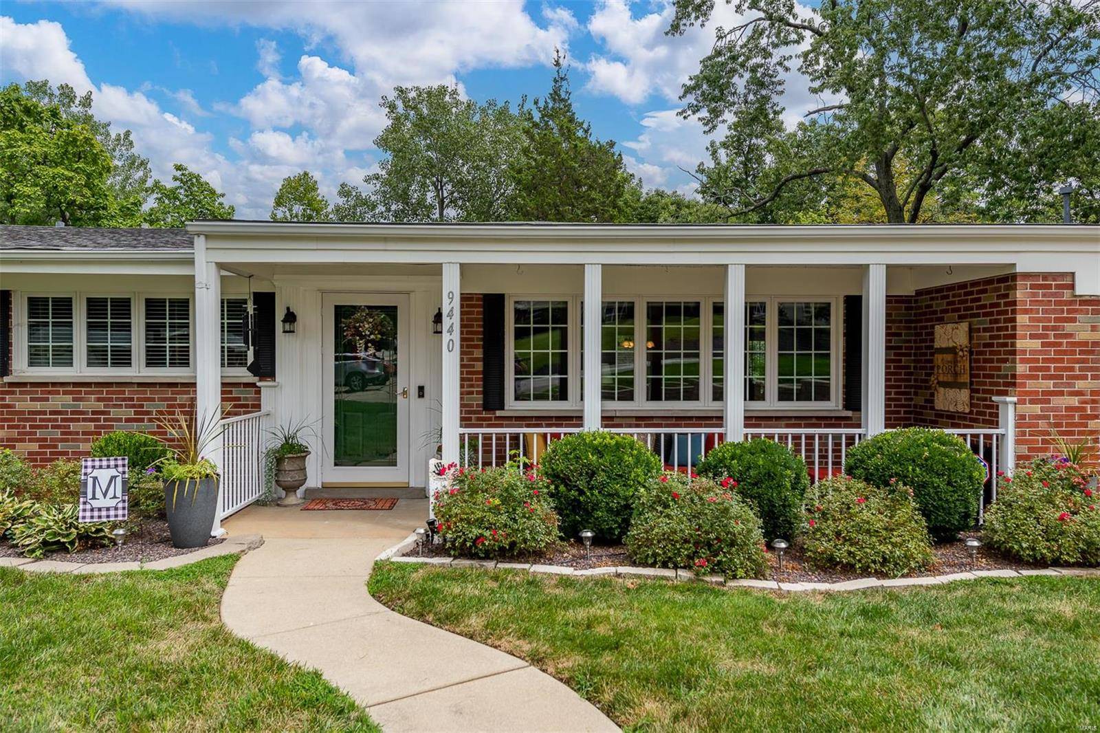 St Louis, MO 63126,9440 Oakwood Manor LN