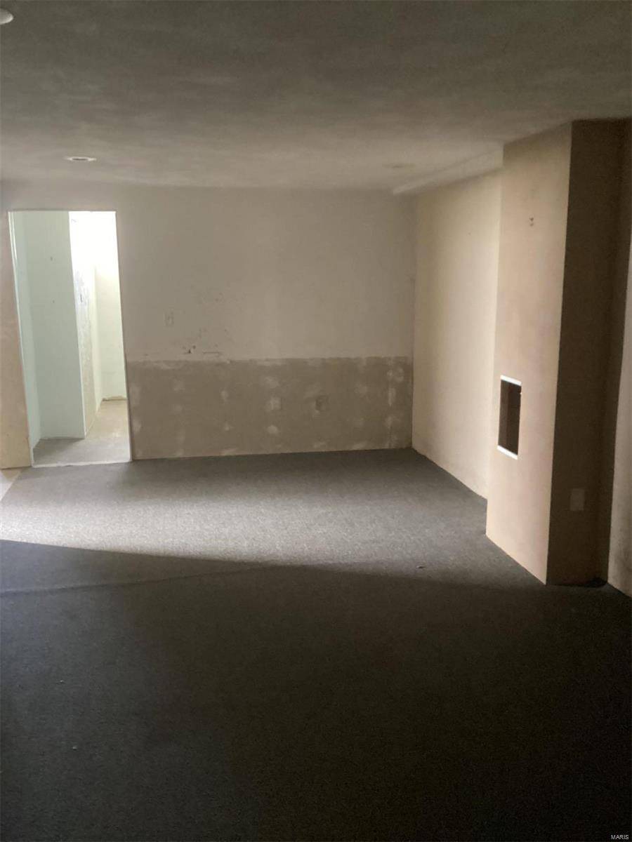 St Louis, MO 63129,3074 Meramar CT