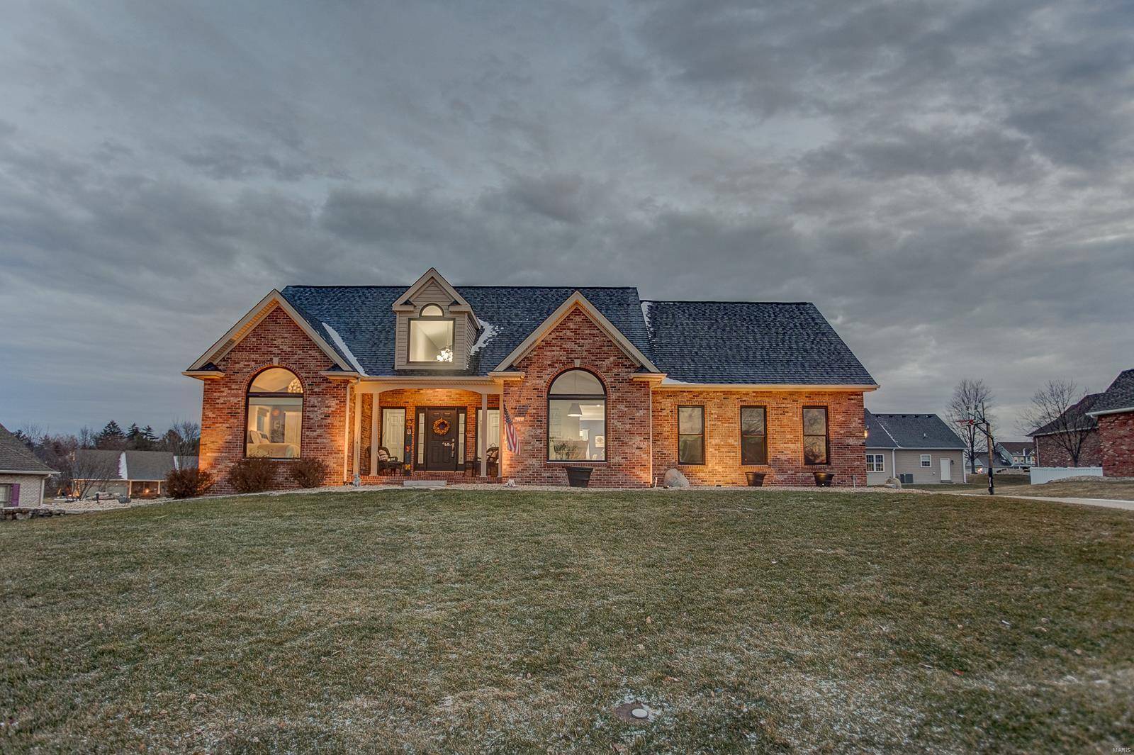 Godfrey, IL 62035,4703 Stonybrook RD