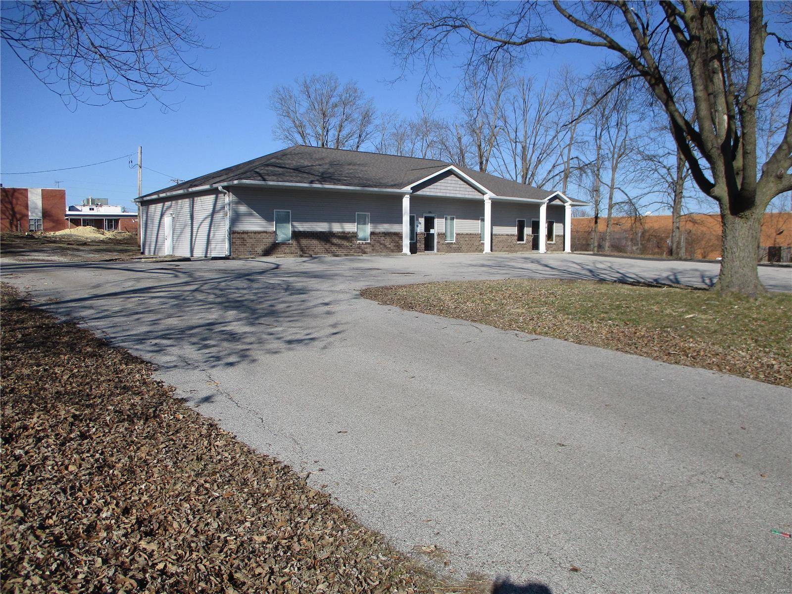 Highland, IL 62249,206 Walnut ST