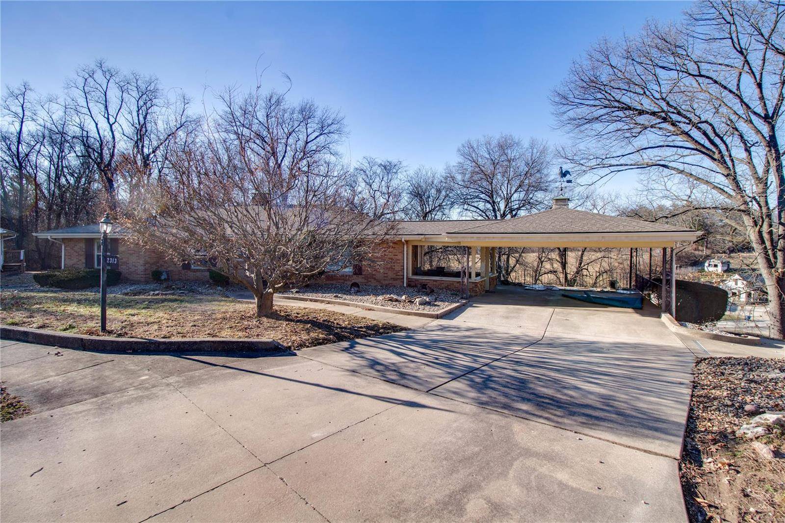 Alton, IL 62002,2313 Hale DR