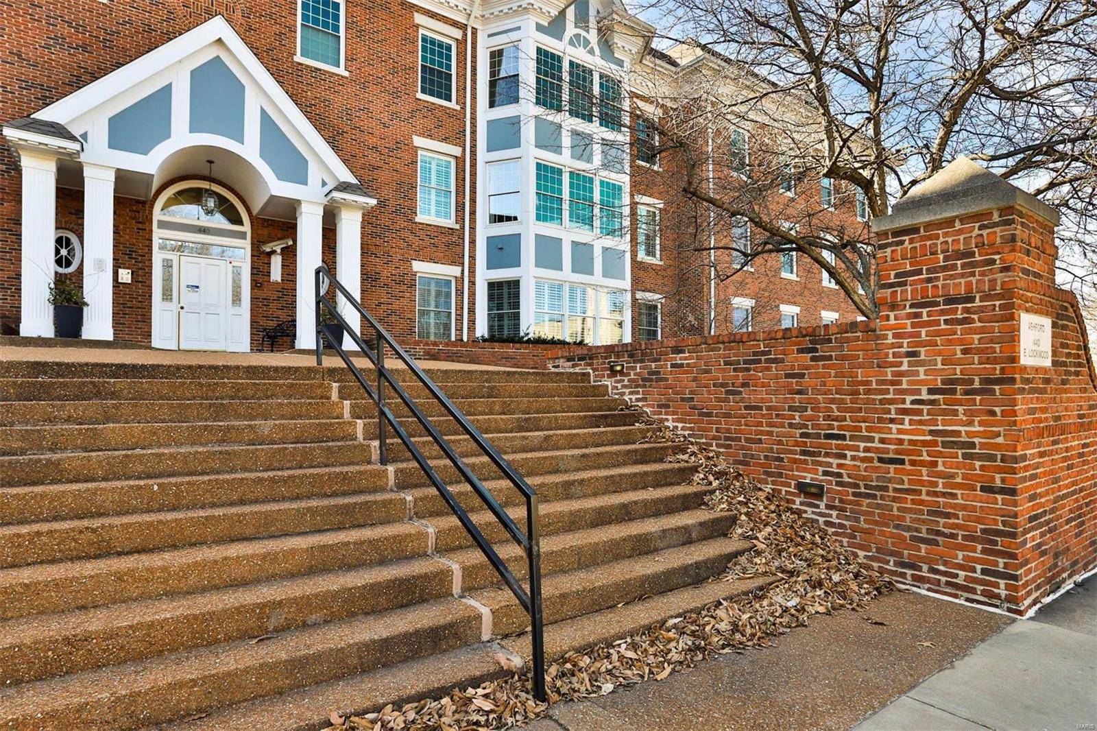 St Louis, MO 63119,440 E Lockwood AVE #209