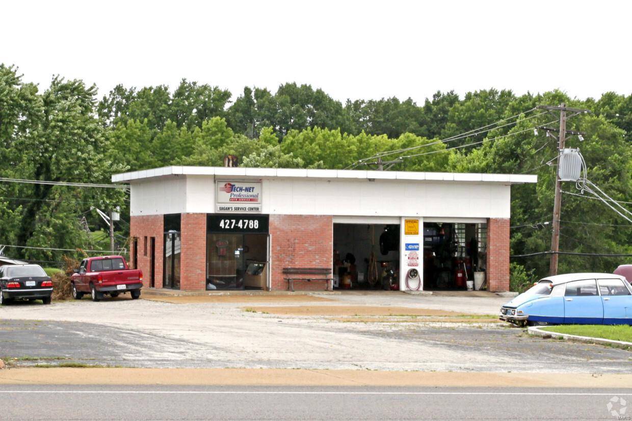 St Louis, MO 63134,4405 Woodson RD