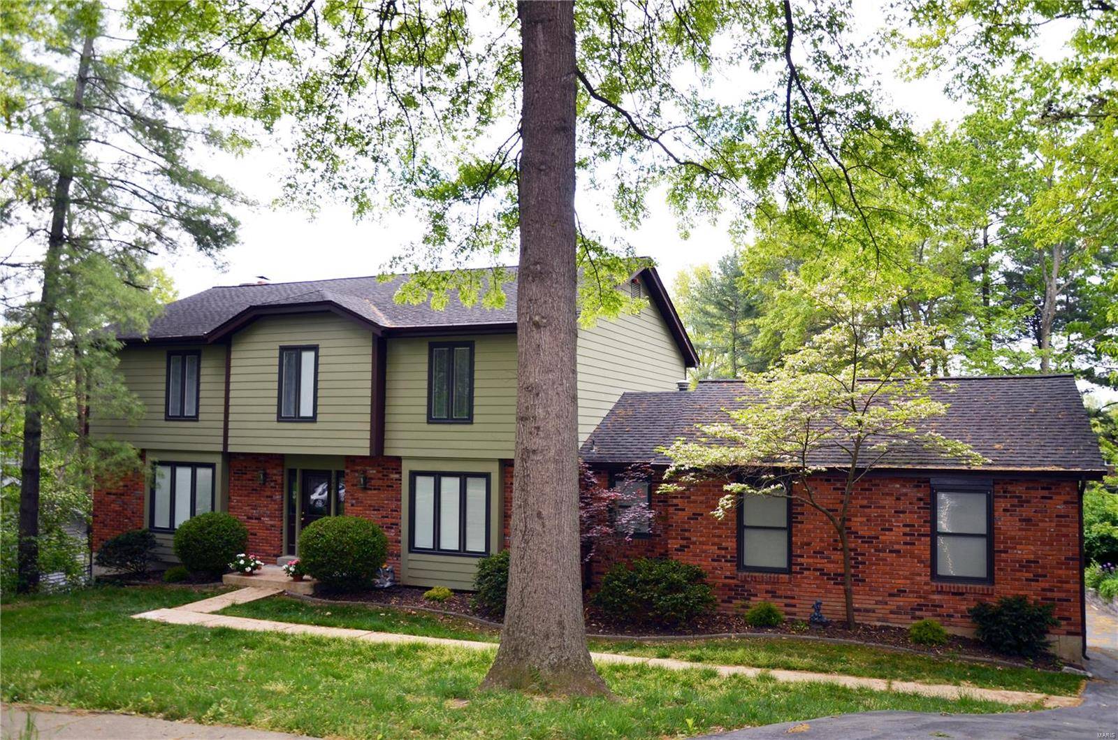 Kirkwood, MO 63122,1798 Kimkirk CT