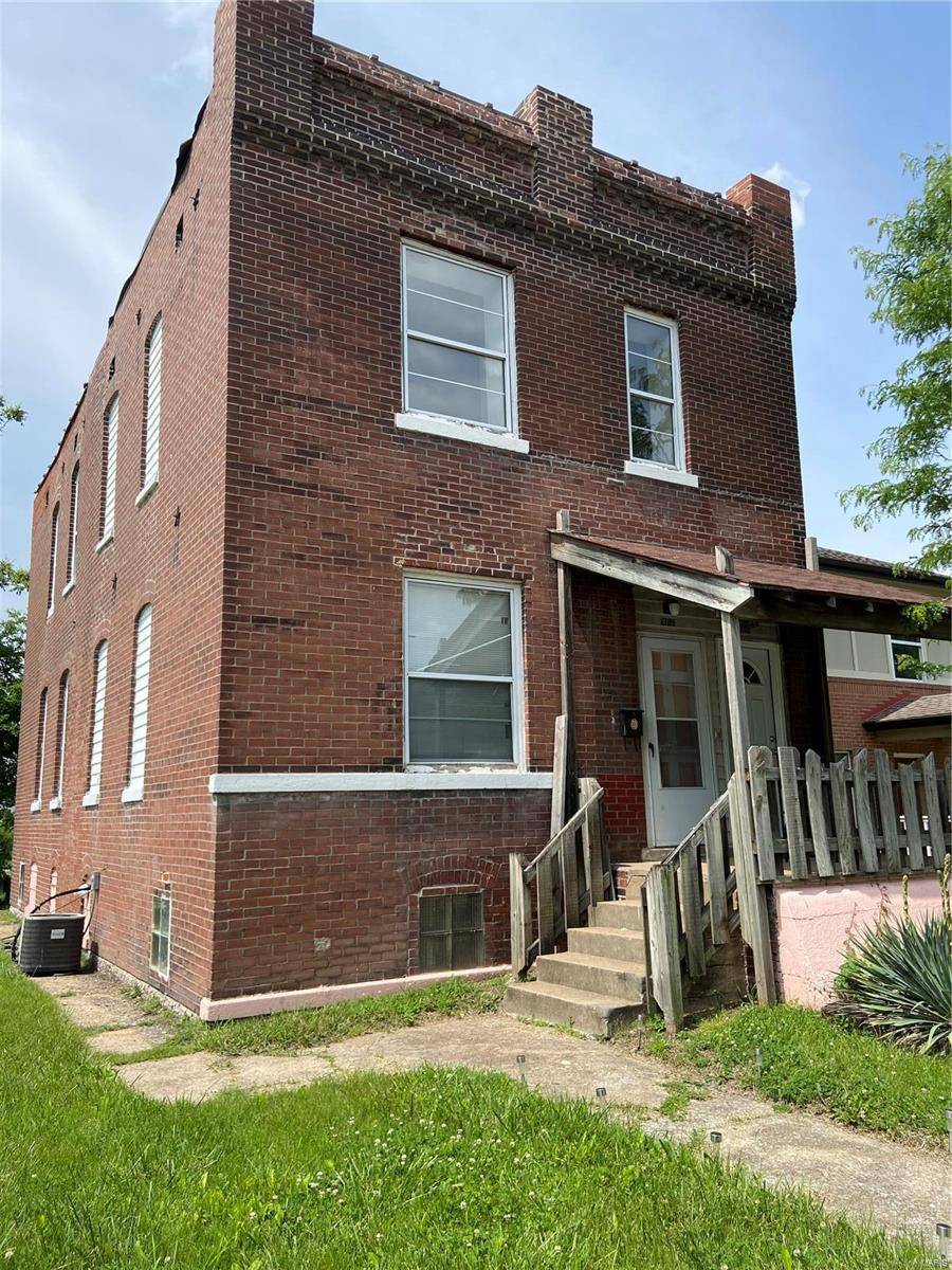 East St Louis, IL 62201,1306 Martin Luther King DR