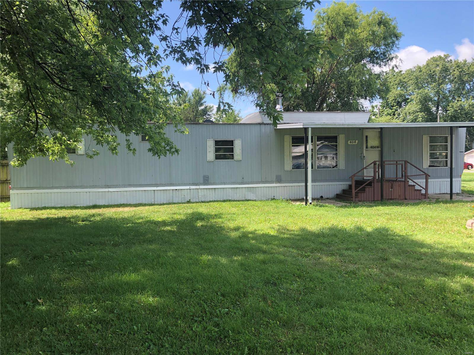 New Douglas, IL 62074,404 W Douglas ST