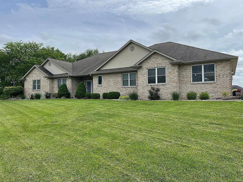 New Athens, IL 62264,832 Brooke LN