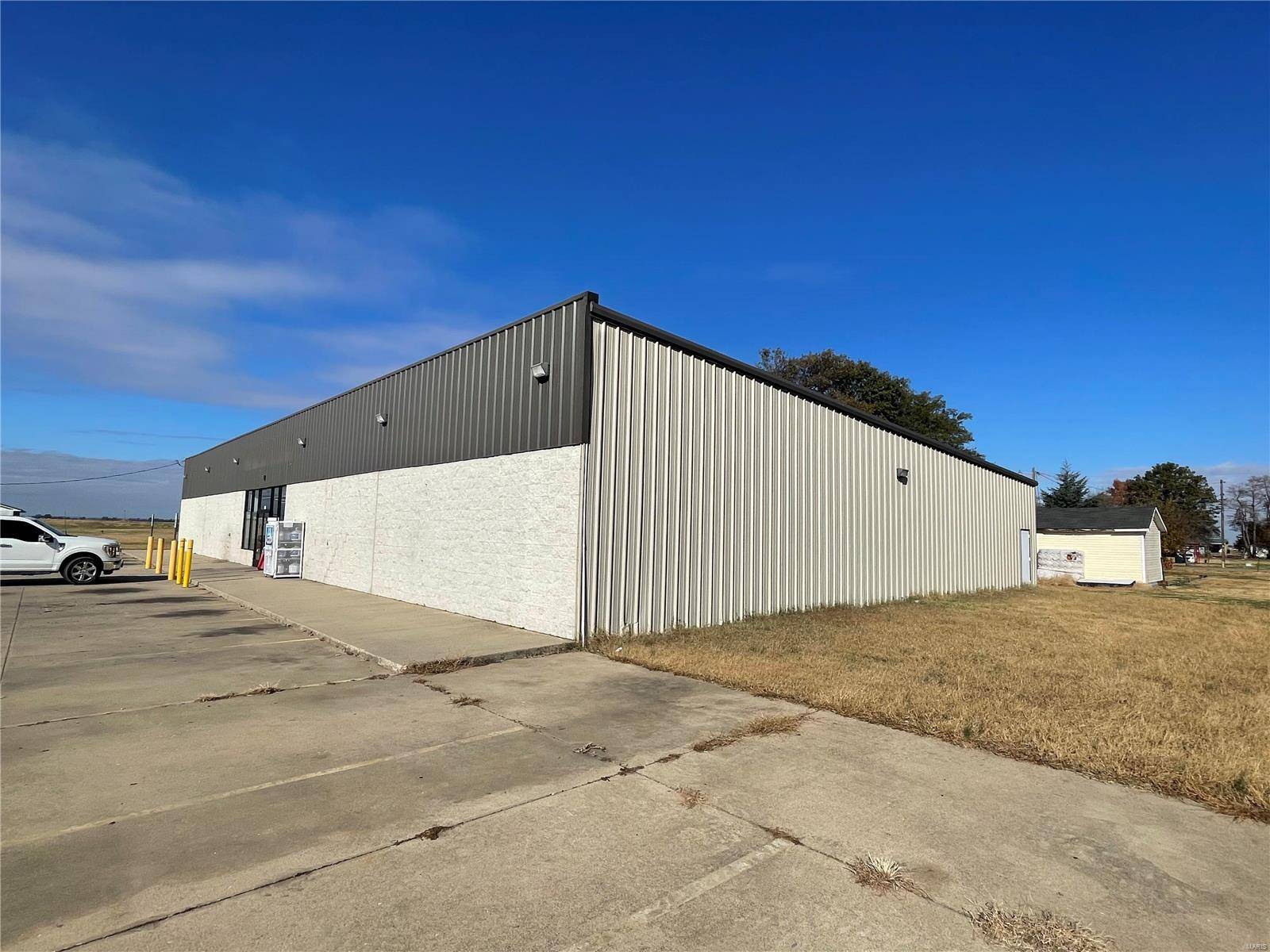 Clarkton, MO 63837,110 W Highway 162