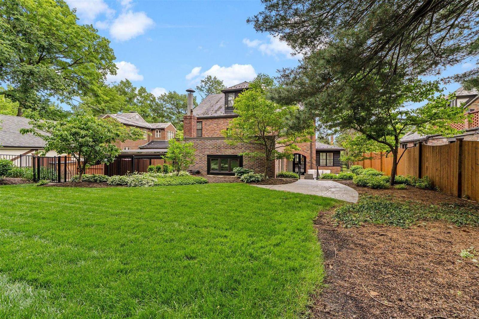 Clayton, MO 63105,41 Hillvale DR