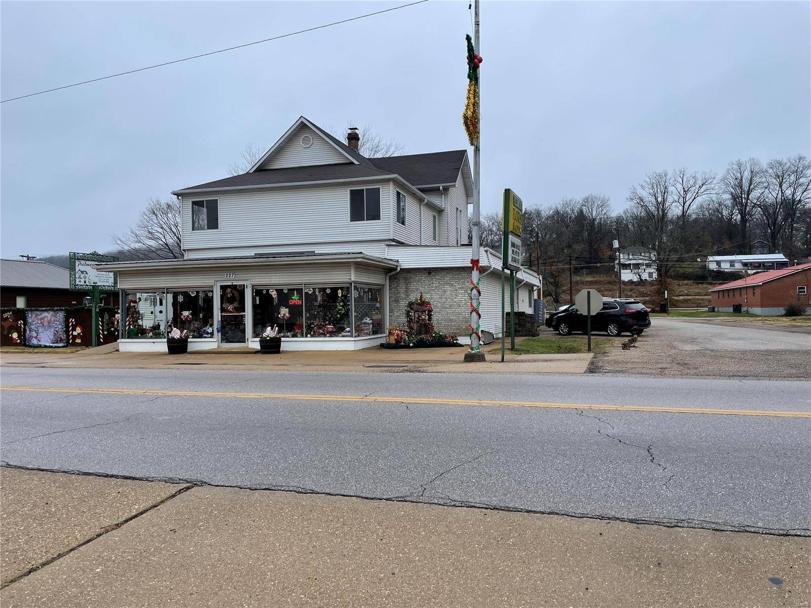 Piedmont, MO 63957,227 N. Main St.