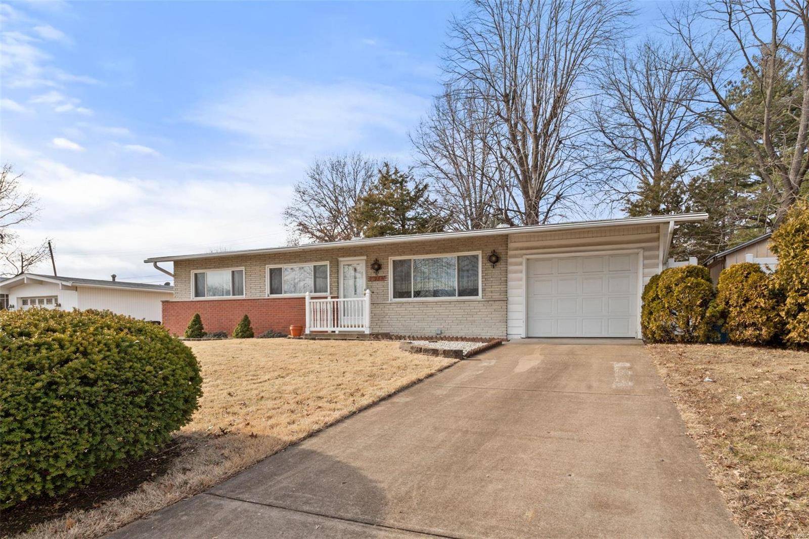 St Louis, MO 63125,2947 Annunciation DR