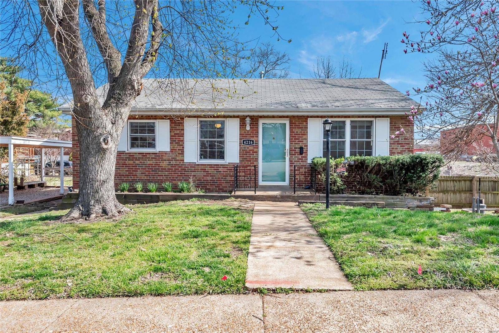 St Louis, MO 63116,4216 Newport AVE