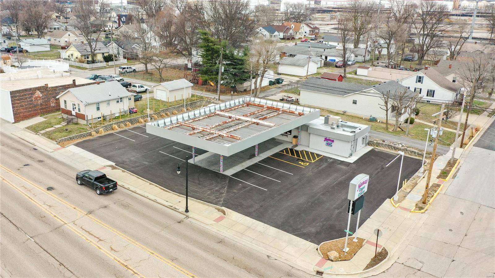 Roxana, IL 62084,711 S Central AVE