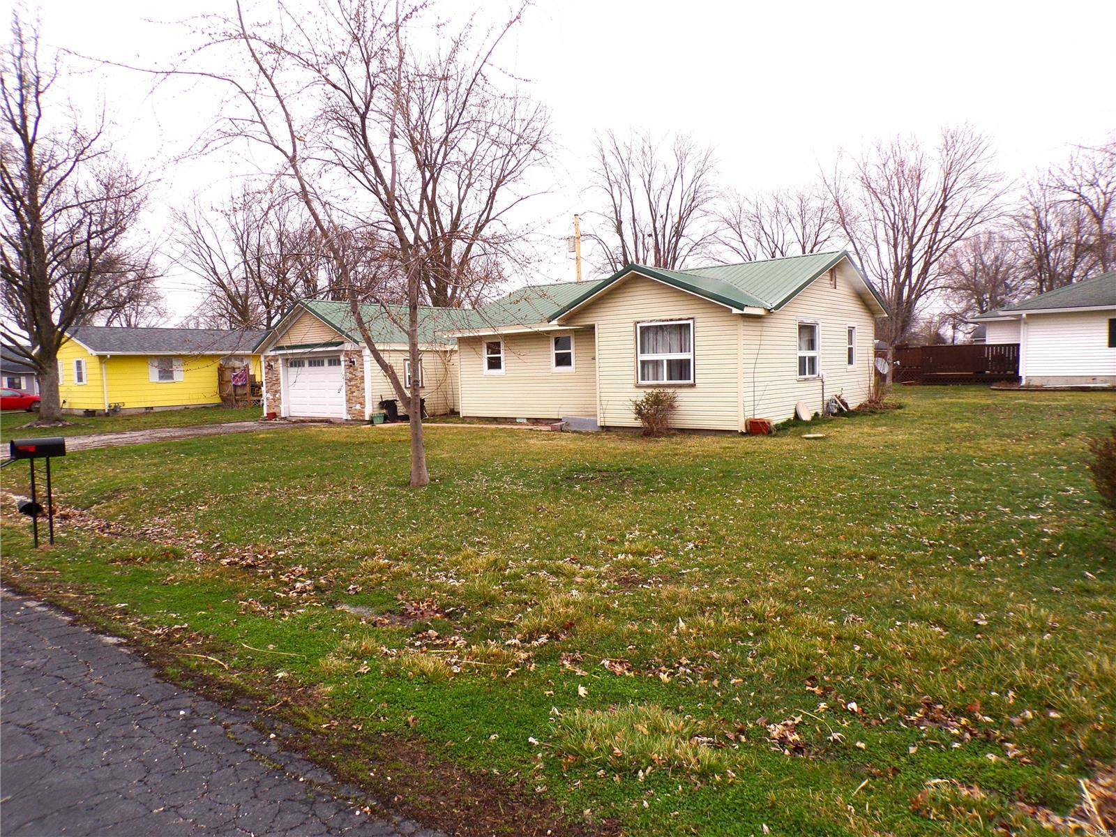 Vandalia, MO 63382,904 N Walnut ST N
