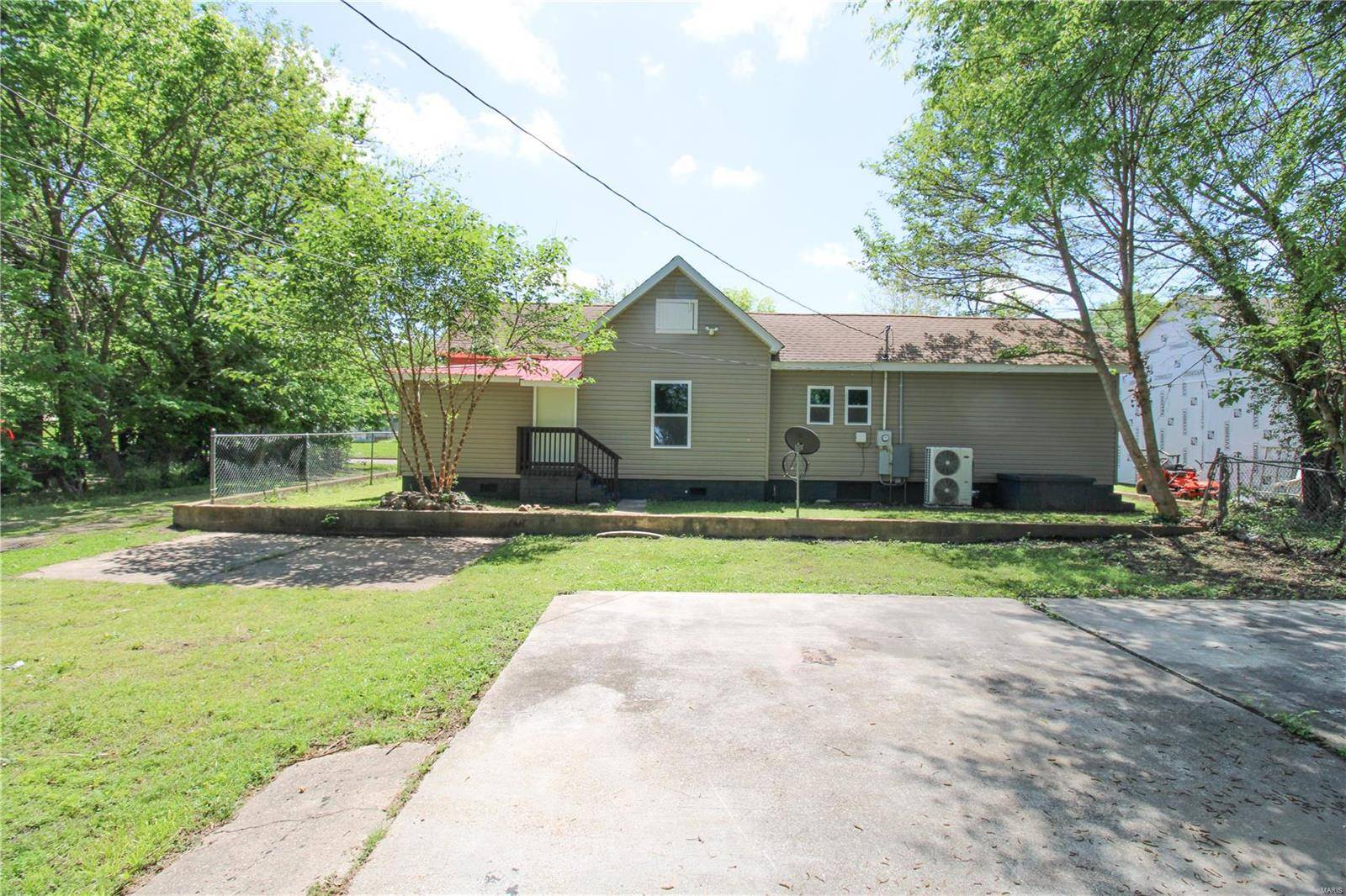 Poplar Bluff, MO 63901,211 Almond ST