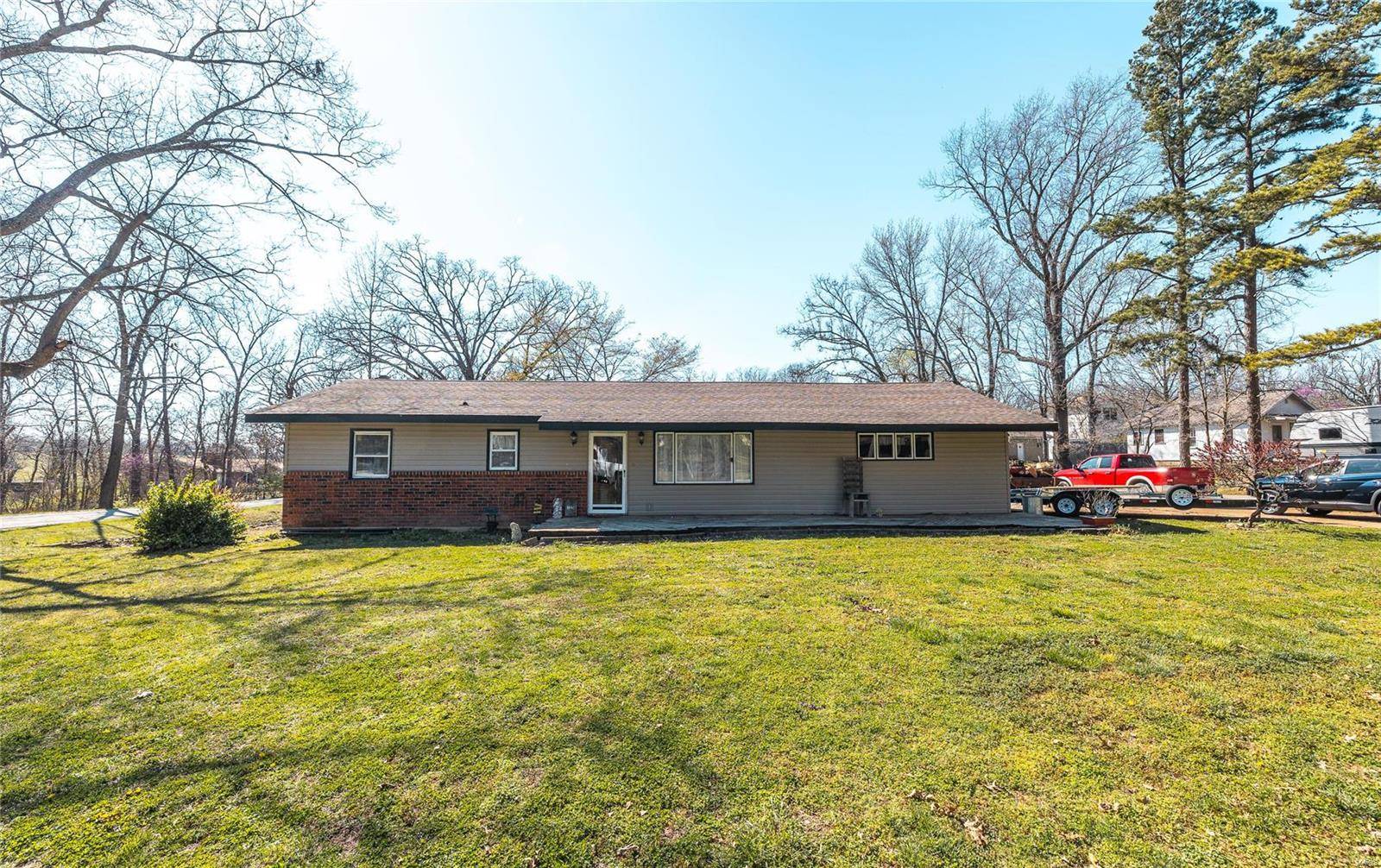 Houston, MO 65483,1325 West Crest Drive