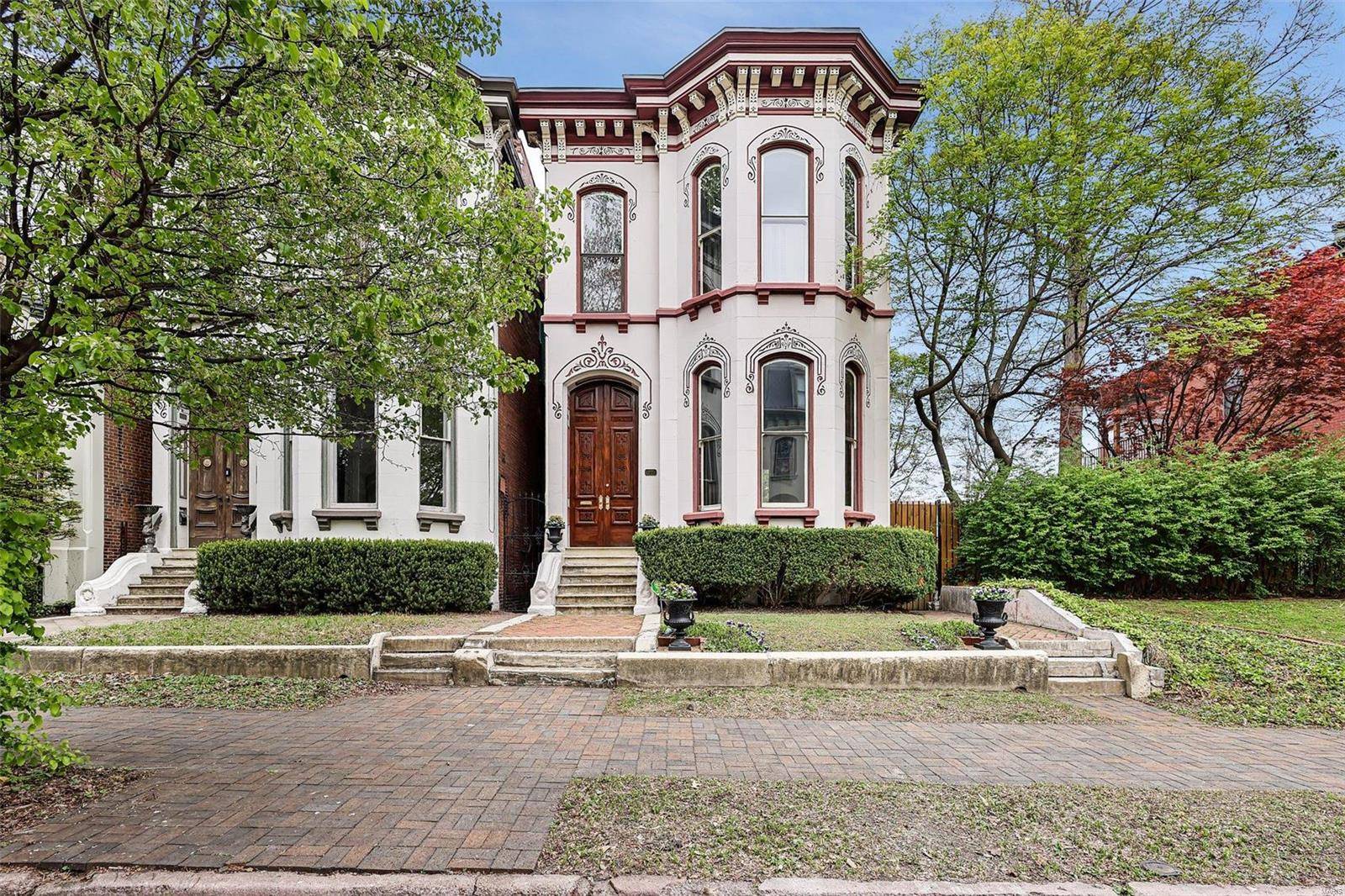 St Louis, MO 63104,1827 Kennett PL