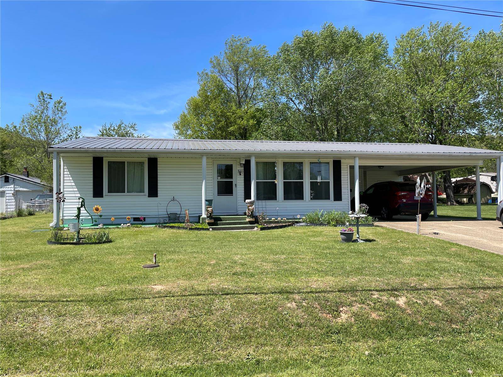 Piedmont, MO 63957,901 Northwood Drive