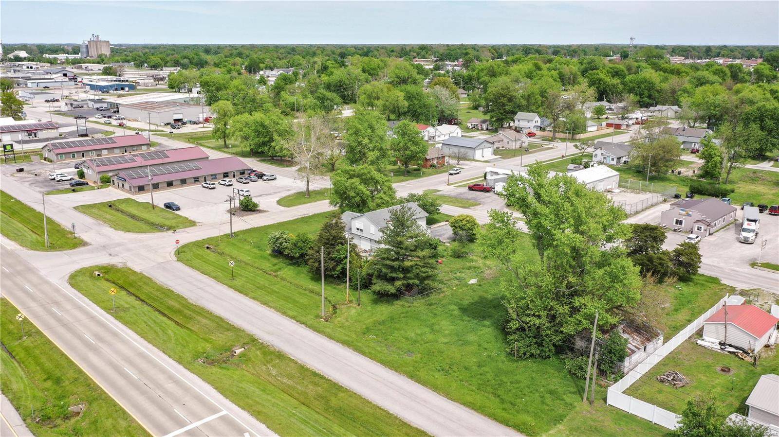 Litchfield, IL 62056,303 S Old Route 66