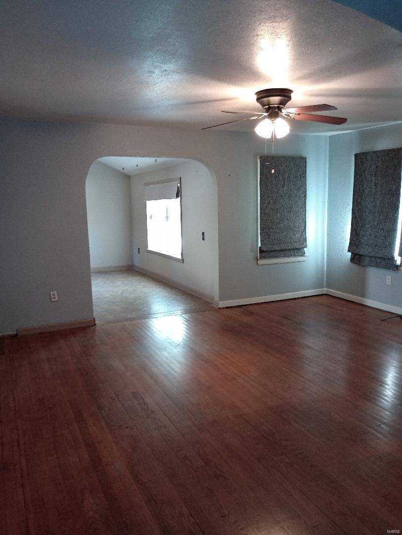 Jerseyville, IL 62052,206 S McBride ST