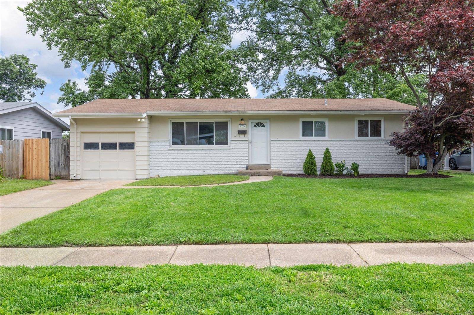 Florissant, MO 63031,205 Francisca DR