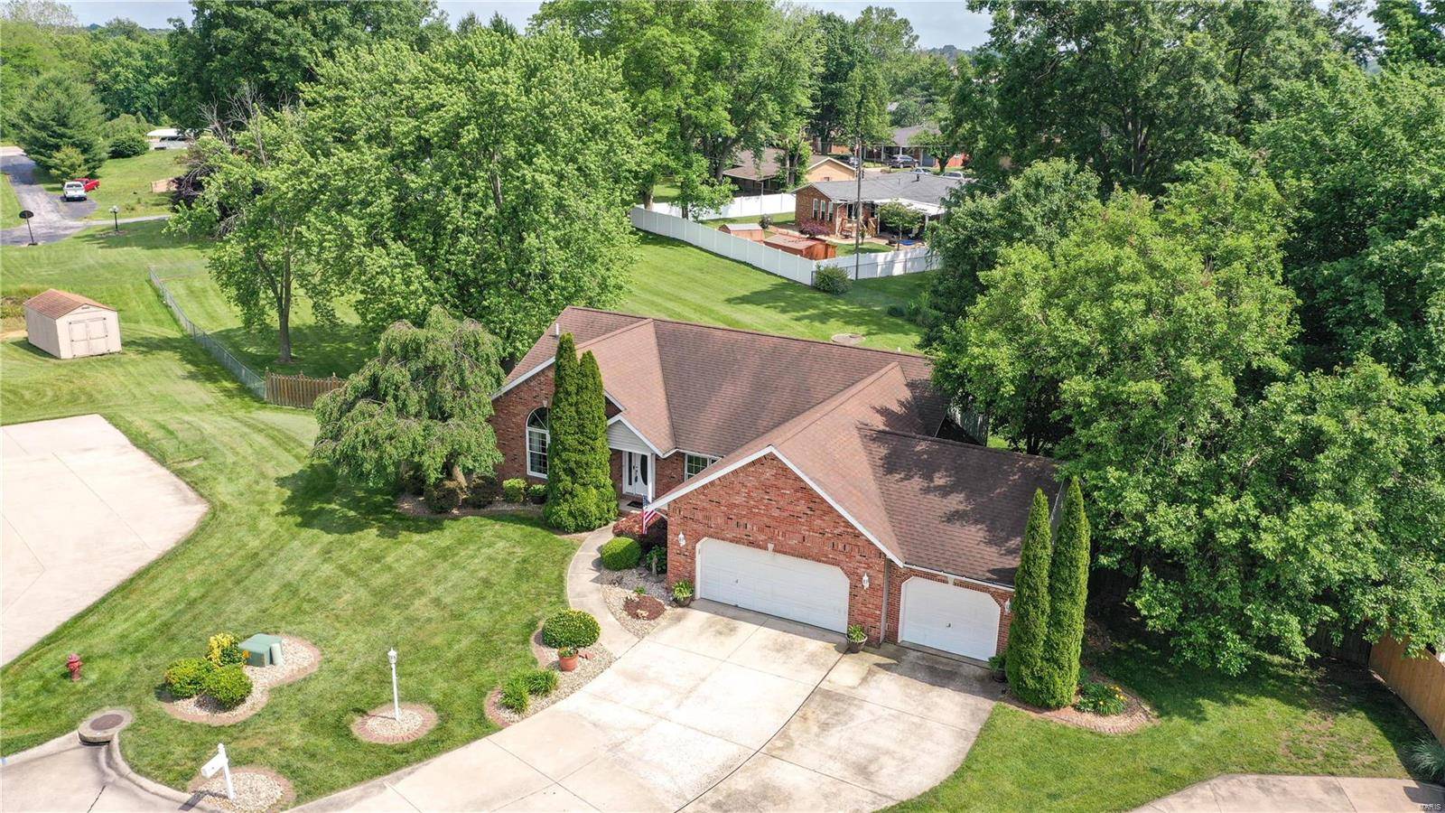 Bethalto, IL 62010,159 Crestmoor CT