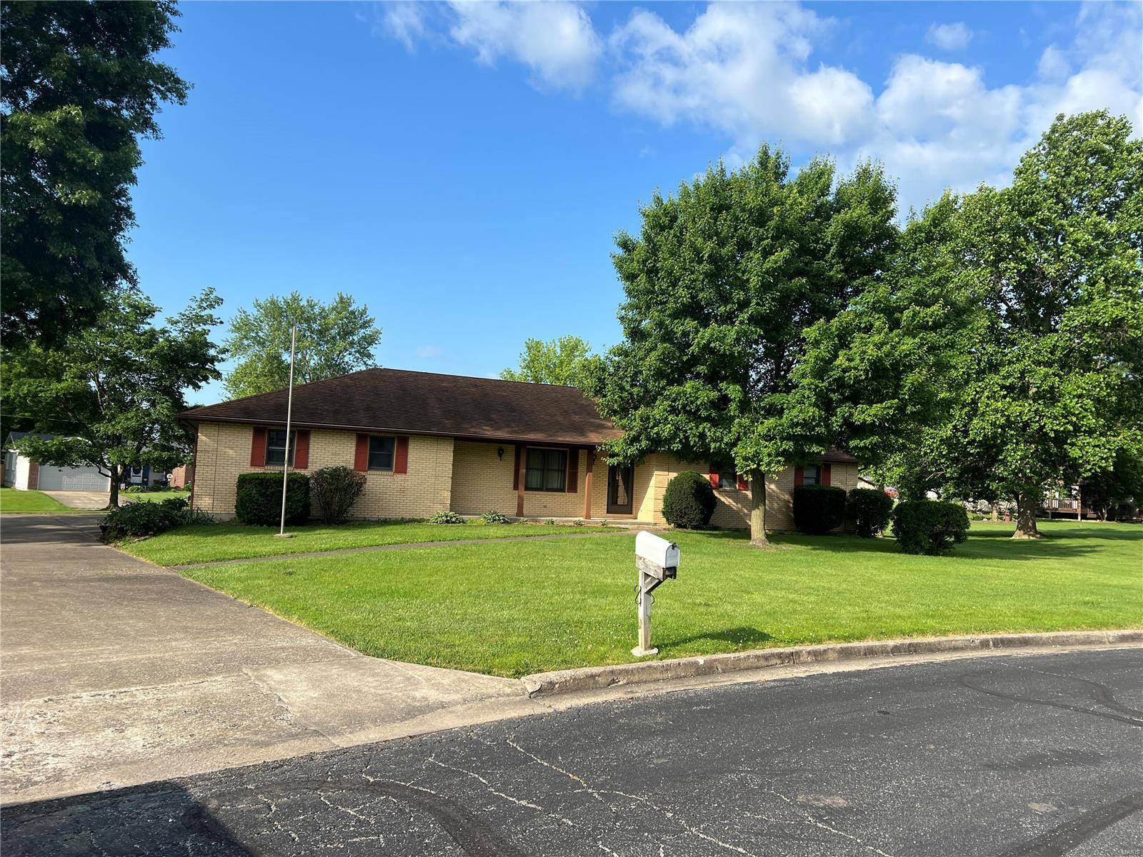 Montgomery City, MO 63361,107 Sharon Dr