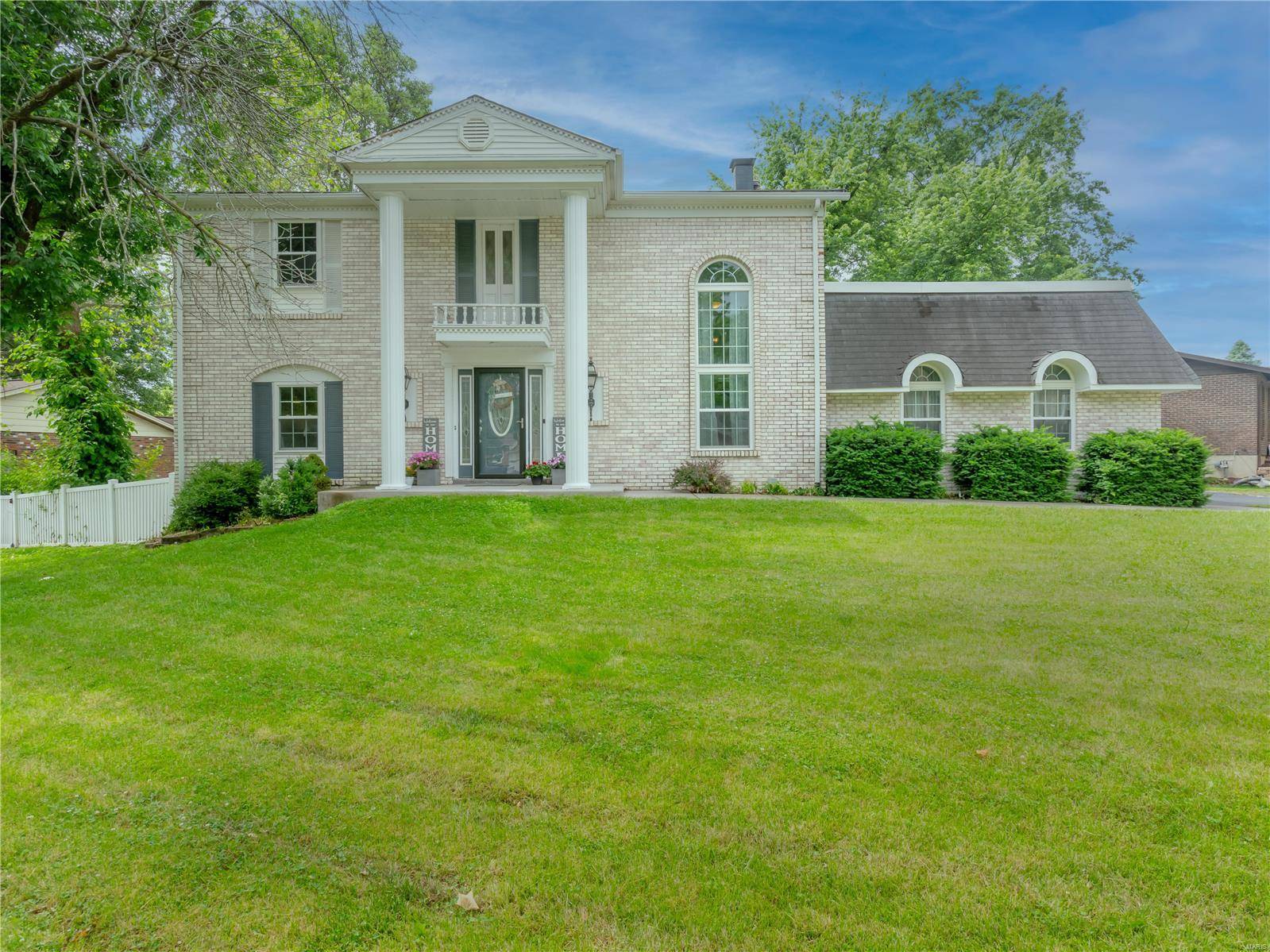 St Louis, MO 63129,5352 Camelot Estates DR