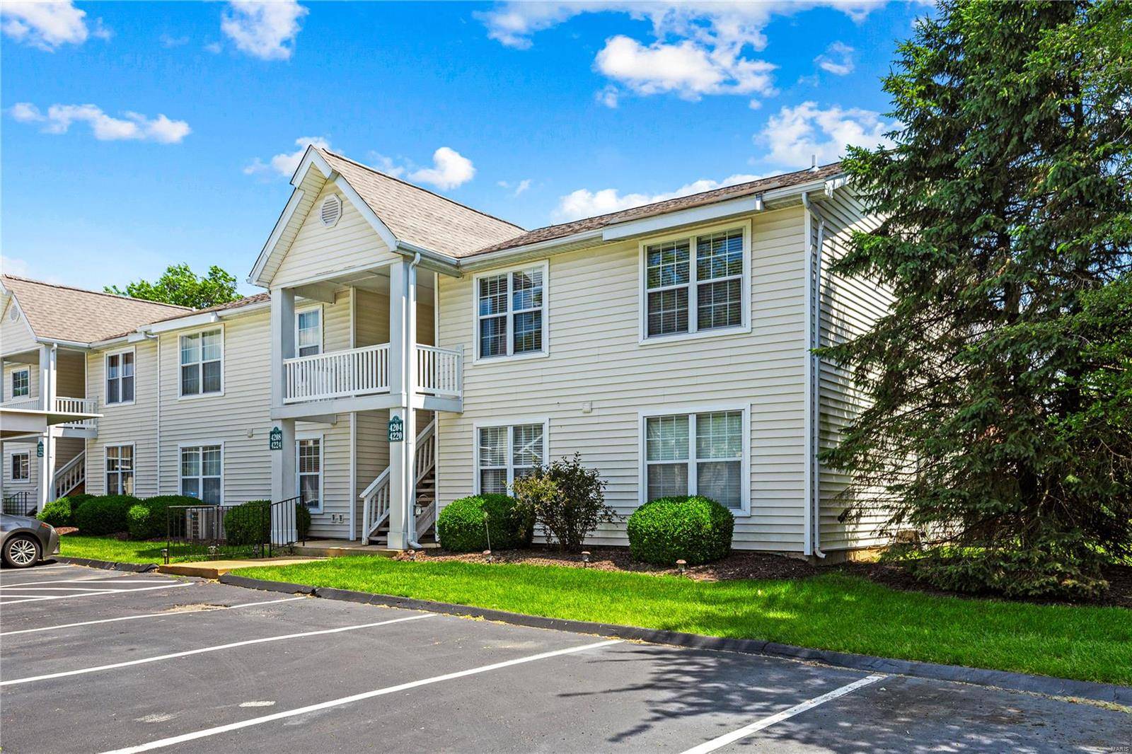 Florissant, MO 63034,4204 Inlet Isle DR #8