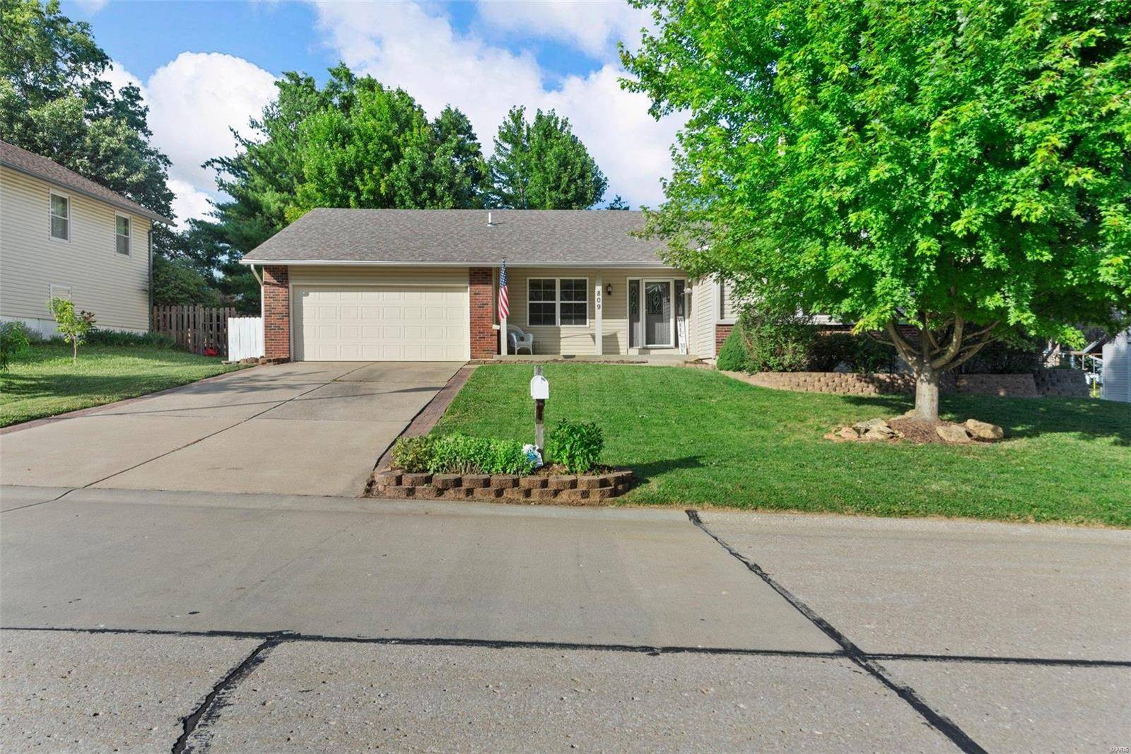 St Charles, MO 63303,809 Woodbriar LN