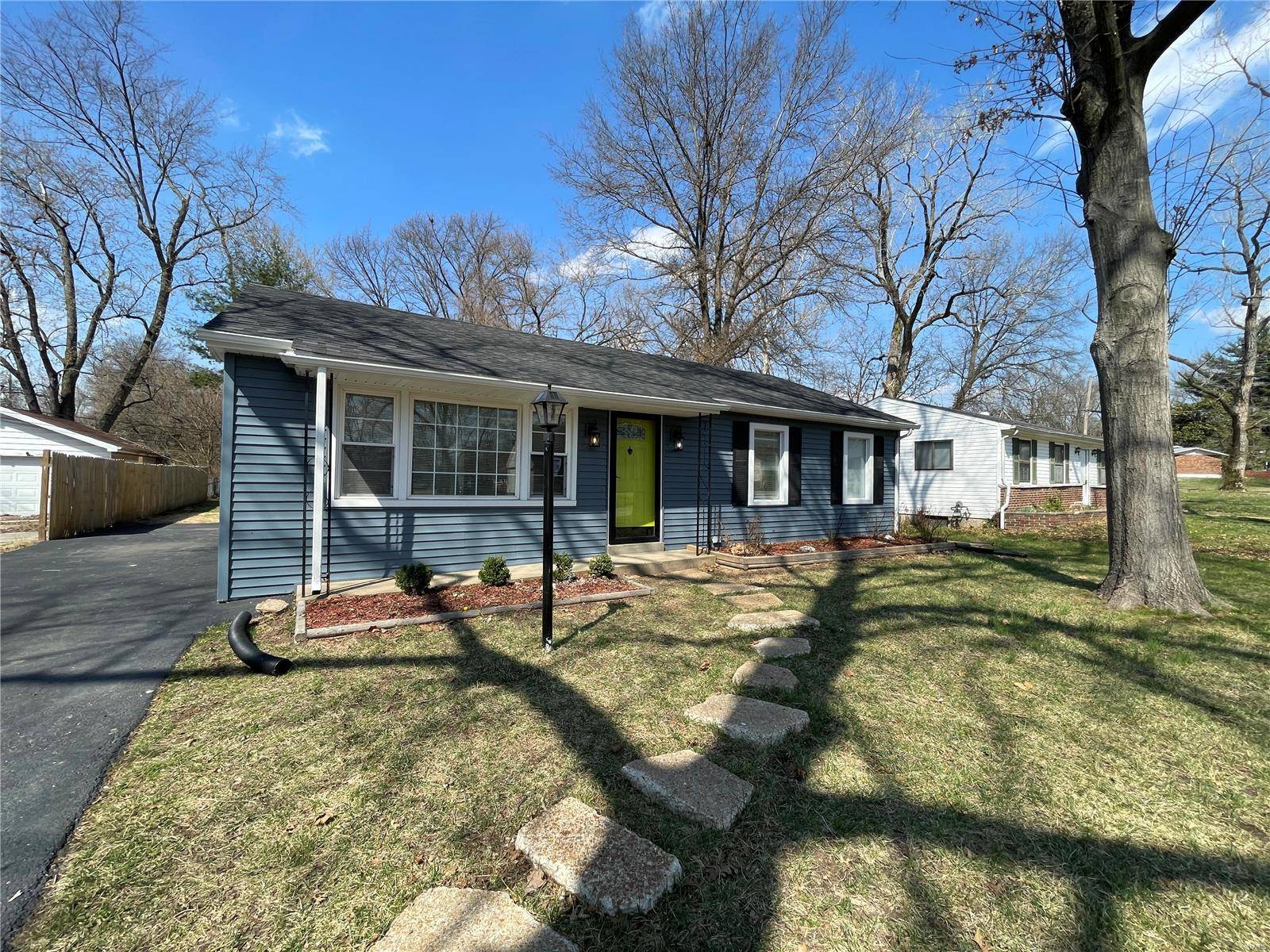 St Louis, MO 63136,1851 Longford DR
