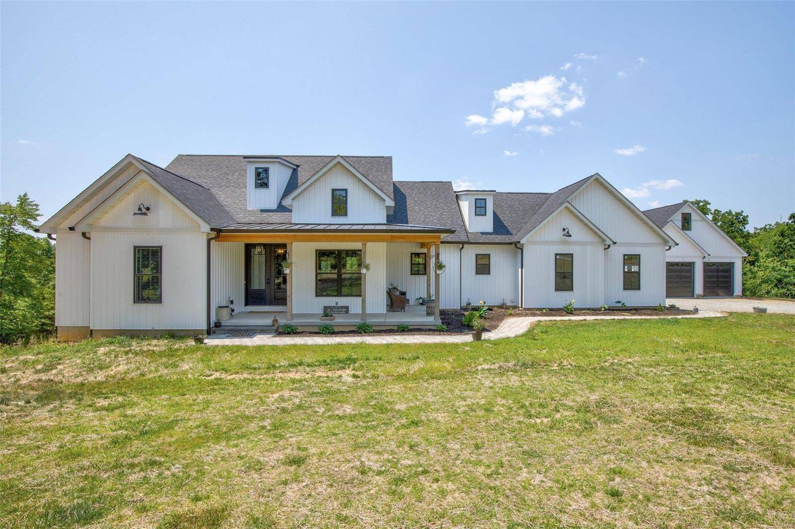 Fredericktown, MO 63645,1290 White Tail DR