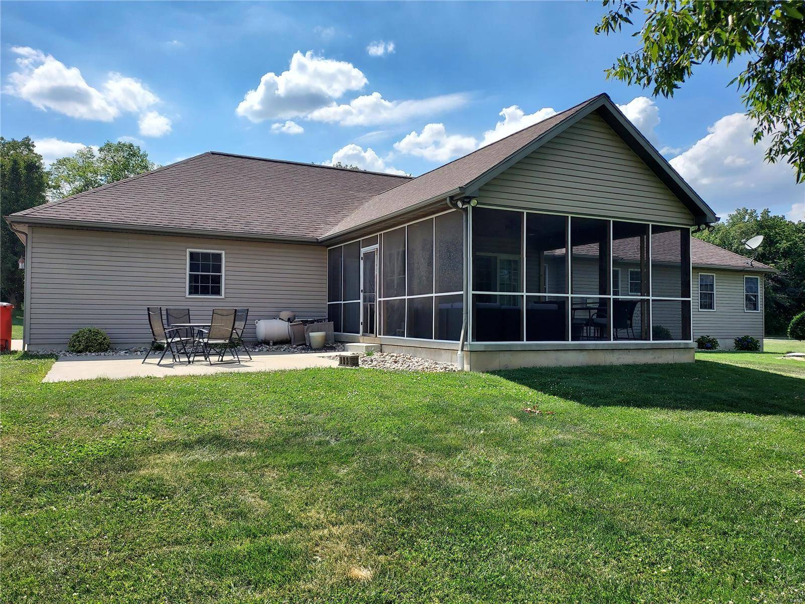 Greenville, IL 62246,1216 N Idler LN