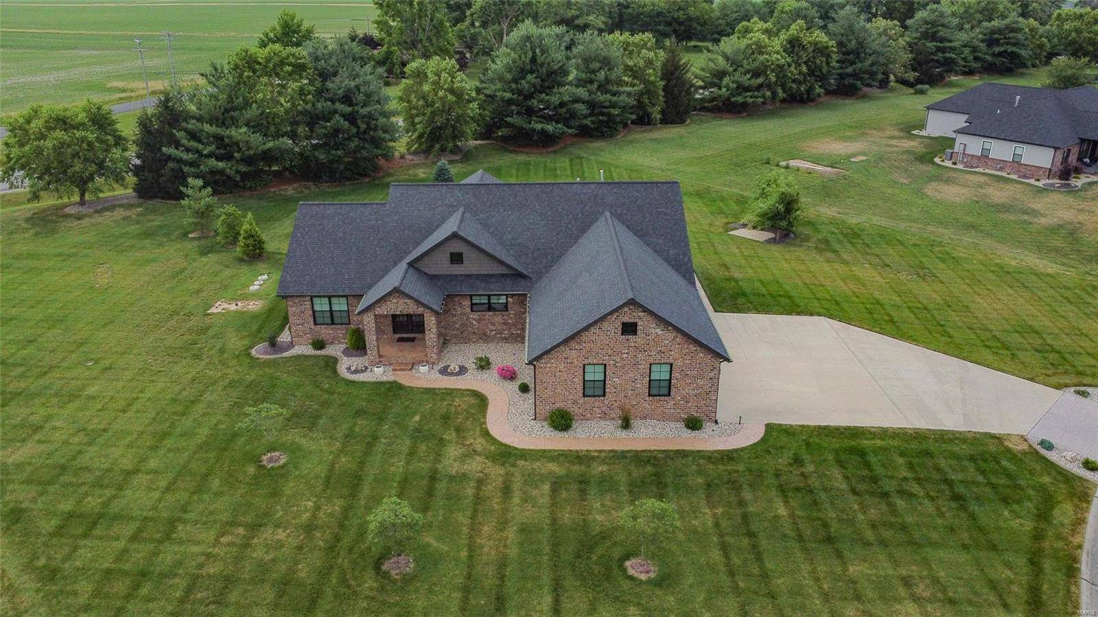 Highland, IL 62249,201 Mirabeau