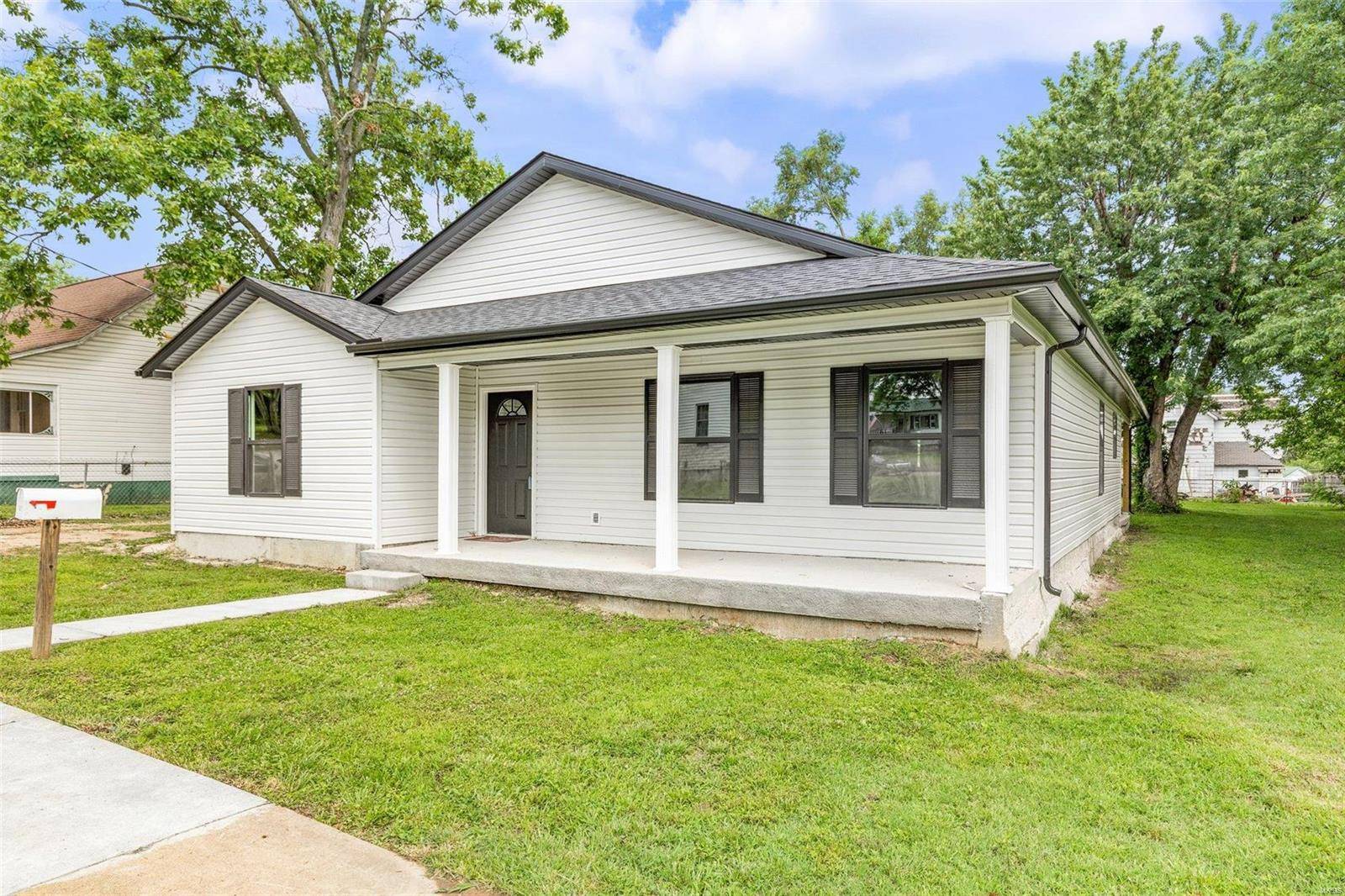 Bonne Terre, MO 63628,141 Middle ST