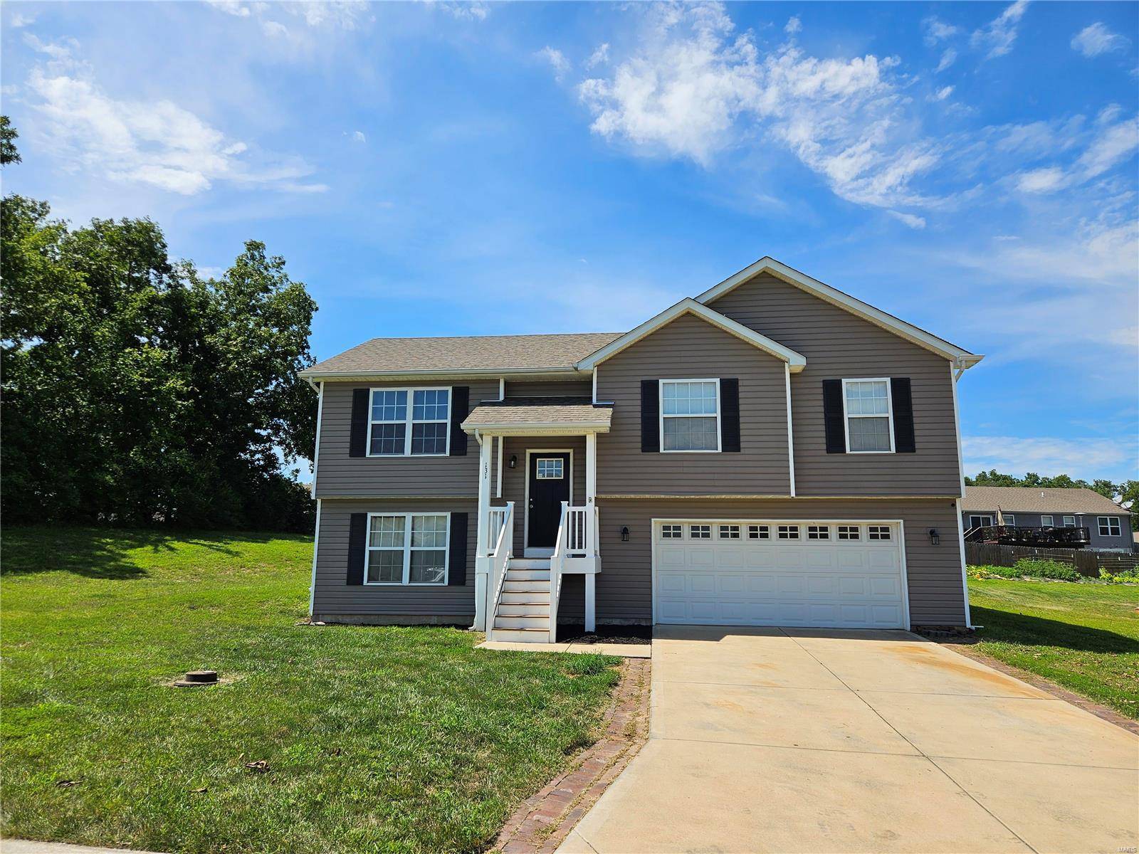 Winfield, MO 63389,131 Creekside DR